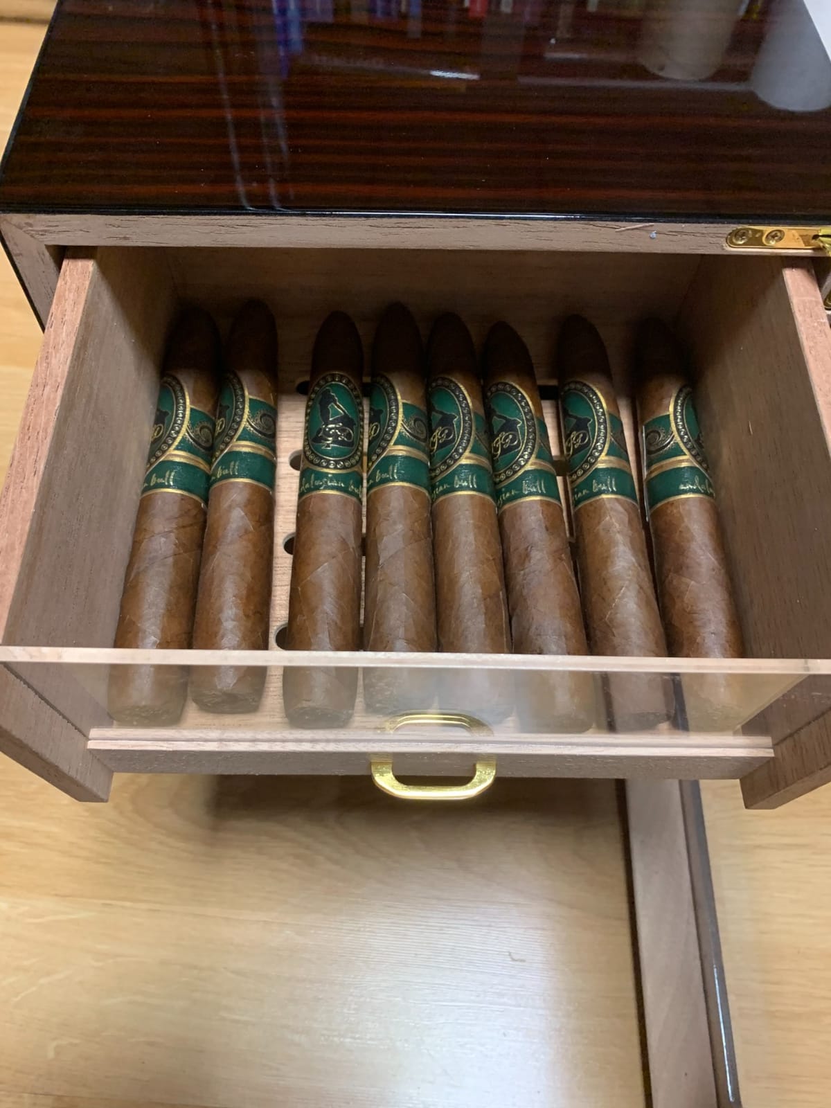 Woodronic Cigar Humidor Cabinet | LED Light, Spanish Cedar Lining customer photo 2