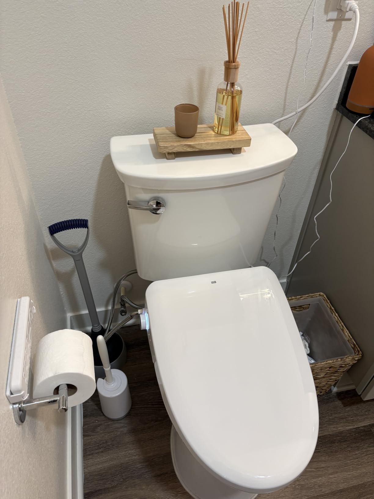 iliD Heated Bidet Toilet Seat with Remote, Electric, Warm Water, Elongated | Dryer, Four Cleaning Modes, Self-Cleaning Nozzle, Adjustable Angle & Pressure, Eco, Night Light, Slow Close, Silent Mode customer photo 2