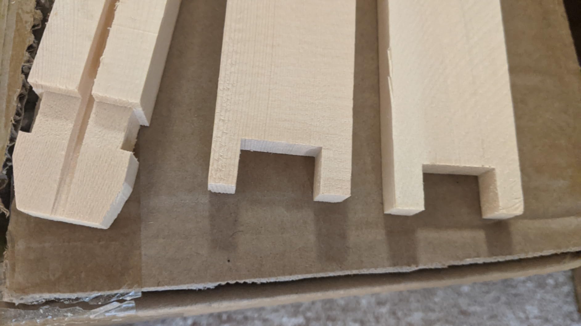 BeeTech 10-Pack Medium Super Box Wooden Beehive Frames and Beeswax Dipped Plastic Foundations for Beekeeping (Unassembled) customer photo 2