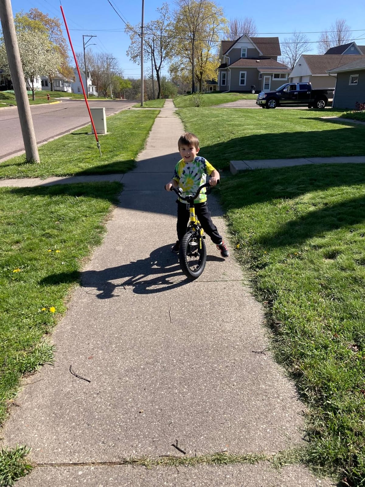 RoyalBaby EZ Kids Bike 12 14 16 18 20 Inch Balance Pedal 2-in-1 Training Bicycle Boys Girls Ages 3 to 12 Years Easy Learn for Beginners customer photo 2