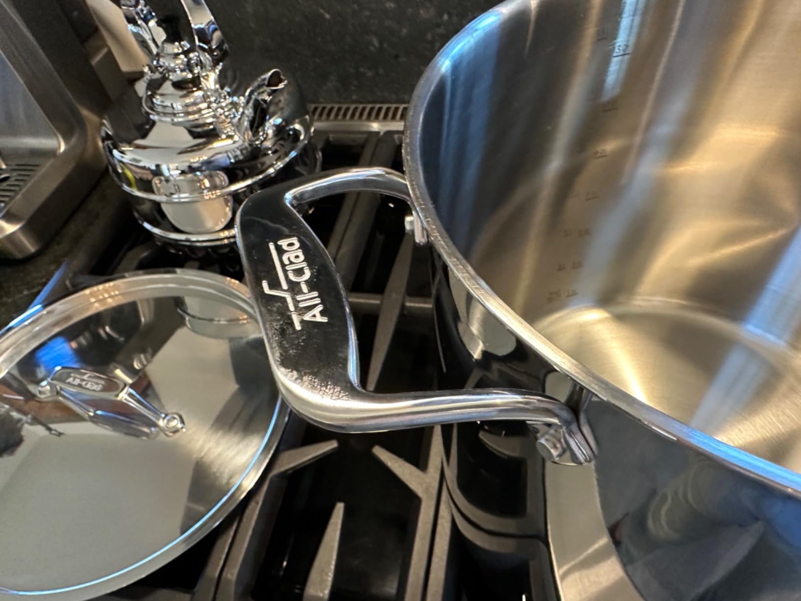 All-Clad Simply Strain Stainless Steel 12 Qt Stock Pot with Strainer Insert, Stainless Steel Pot, Induction, Oven Broiler Safe 600F Skillet, Professional Cookware, Silver customer photo 1