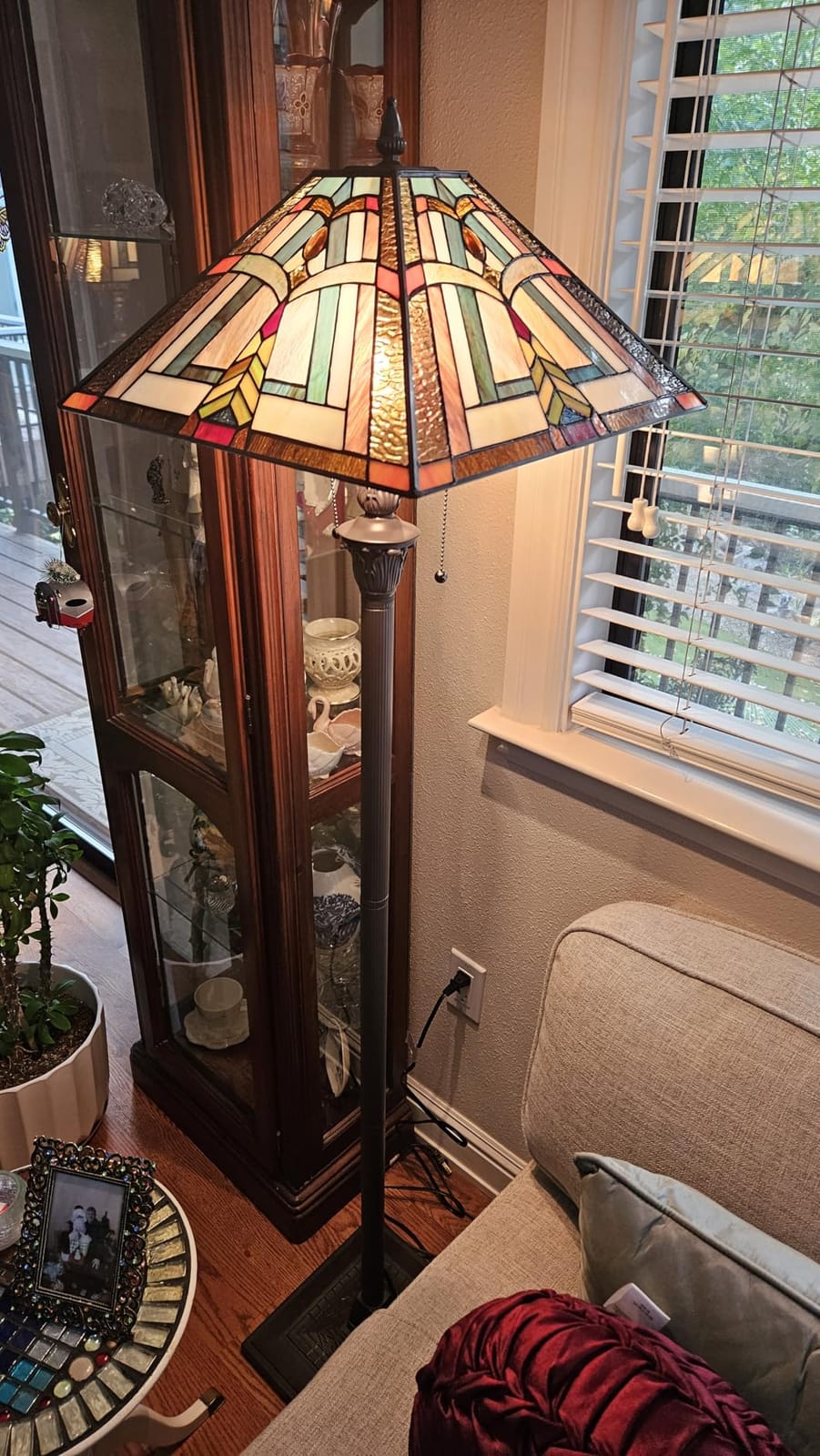 Tiffany Lamp Mission Style Stained Glass Floor Lamp for Living Room Handcrafts 2-Lights Antique Tall Standing Reading Lamp Pole Light For Bedroom Office W16