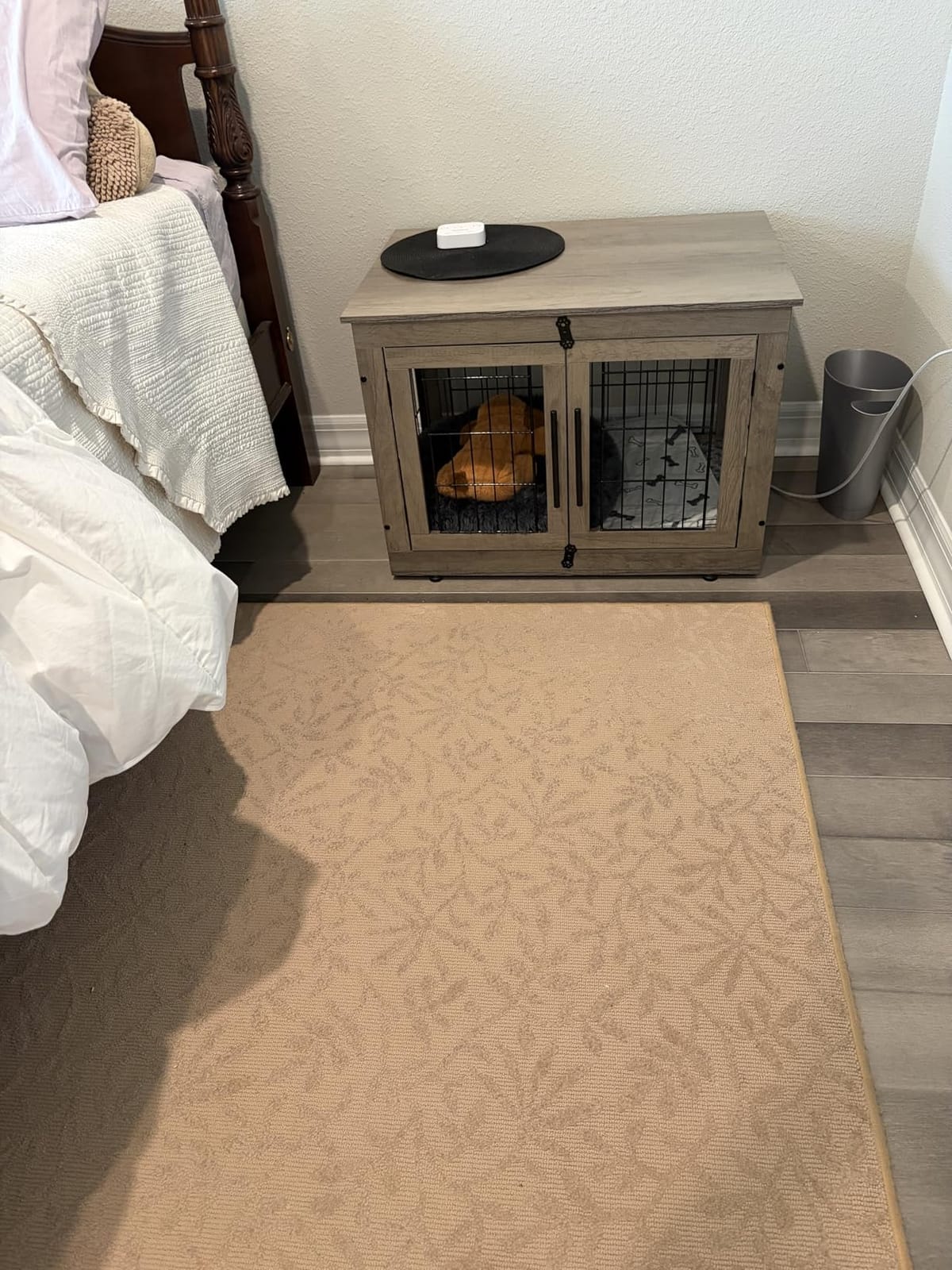 Dog Crate Furniture with Cushion, Wooden Dog Kennel Indoor with Double Doors, Dog Cage with Wheels, Dog House Side End Table for Small Medium Dogs up to 45 lb, 32.5