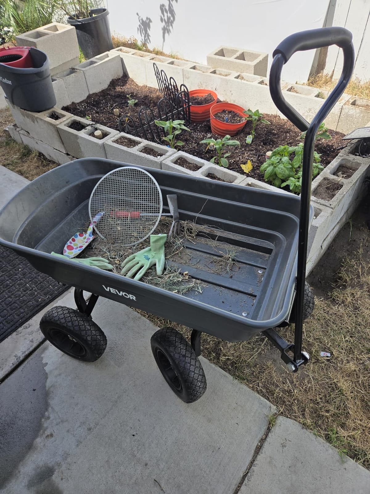 VEVOR Heavy Duty 1200lbs 7 Cu.Ft Wheelbarrow Garden Dump Cart Wagon | For ATV Mower Tractor, 2-in-1 Convertible Handle to Trailer, Durable Poly Utility Barrow with 13 inch All Terrain Wheels customer photo 2