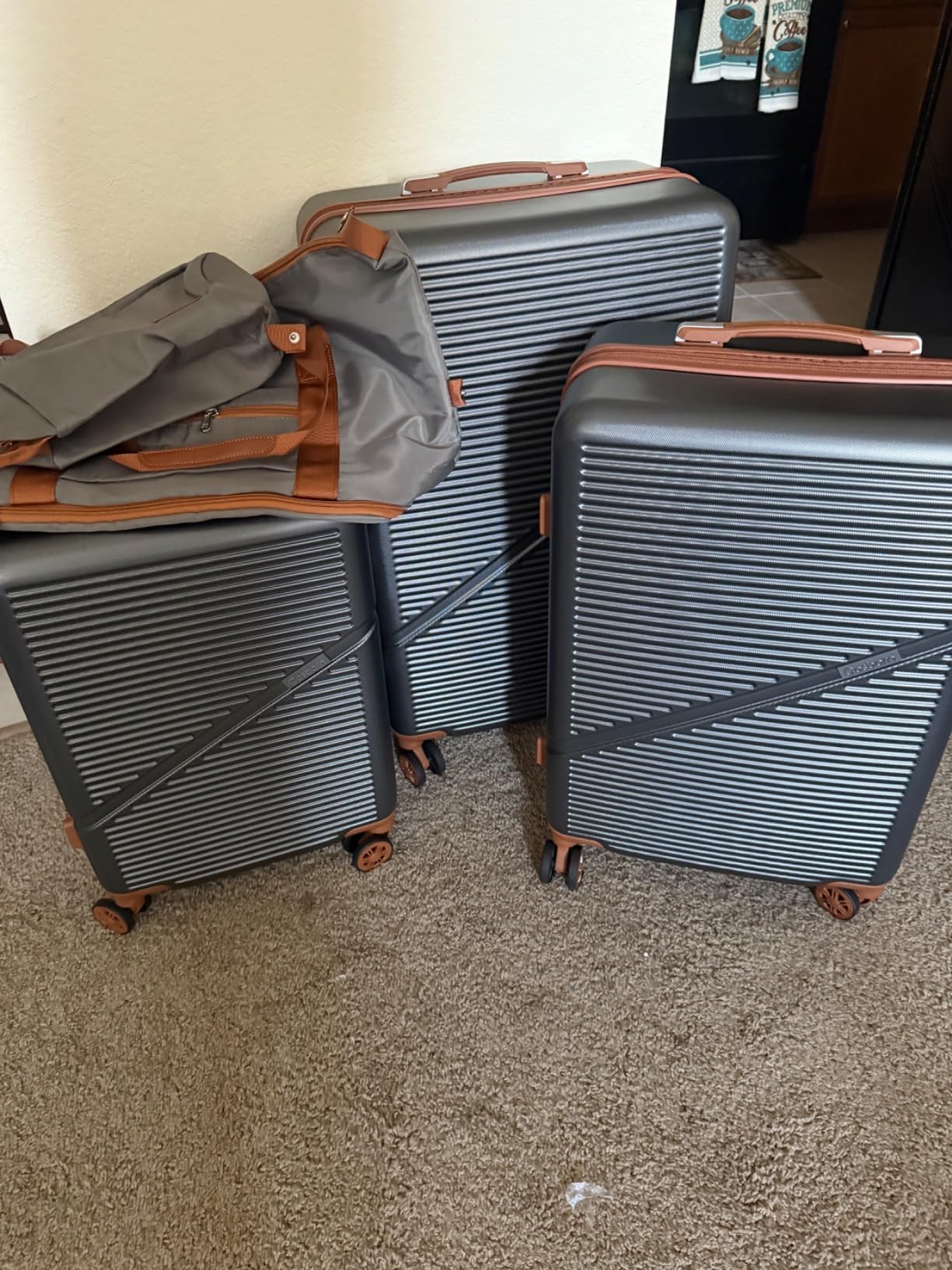 Cosbarn Luggage Sets, Durable 20,24,28 inch Suitcase Sets With Wheels customer photo 2