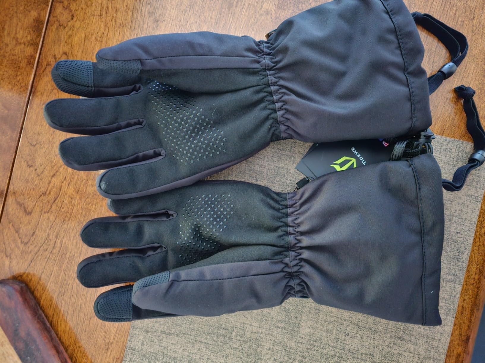 TIDEWE Heated Gloves for Men & Women, Hunting Waterproof Rechargeable Gloves with 2 Battery Packs, 3 Heat Settings, 3M Cotton Insulated for Skiing & Fishing customer photo 1