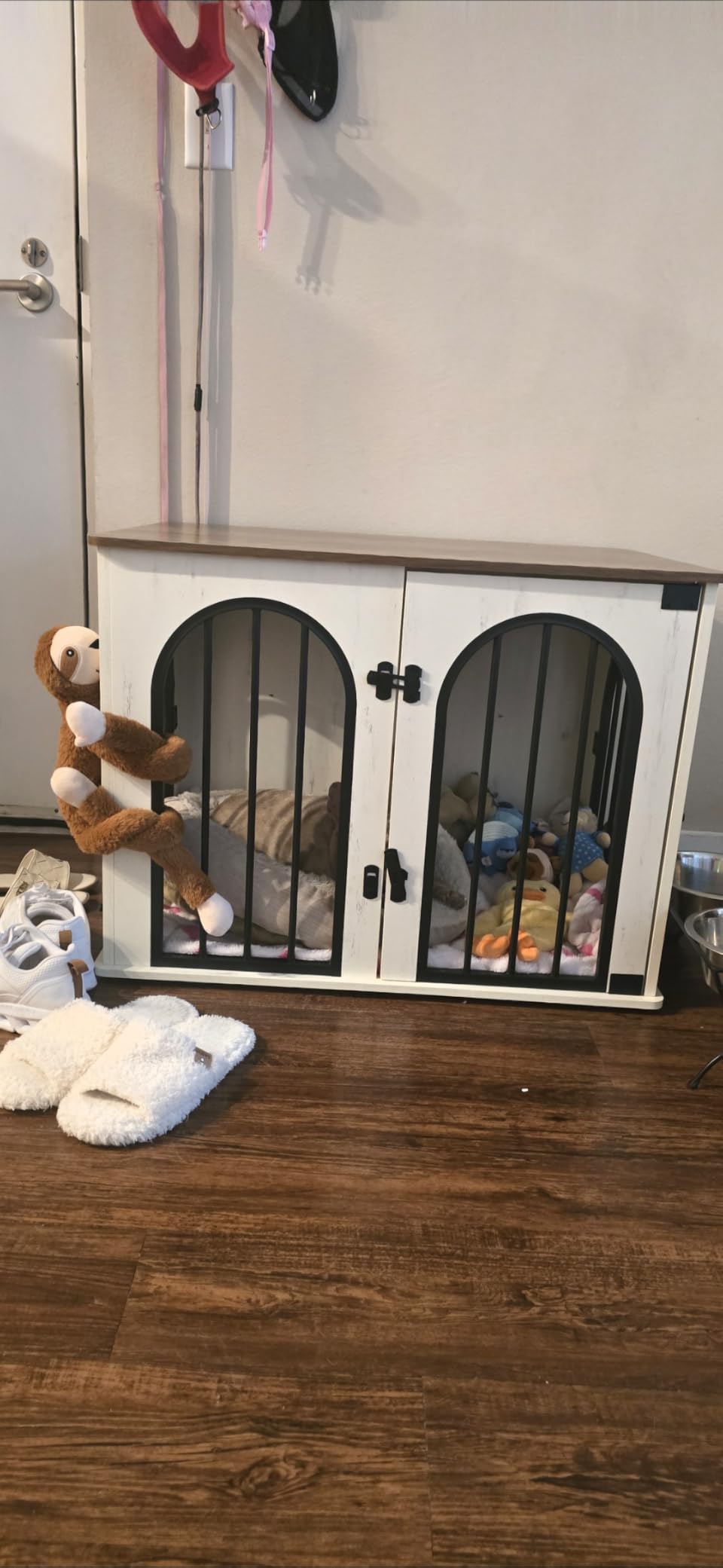 Hzuaneri 39.4'' Dog Crate Furniture,Dog Kennel Indoor for Medium/Large Dogs | Dog Kennel Furniture Wooden Dog Cage Heavy Duty Dog Crate Decorative Pet House End Side Table TV Stand,Rustic Brown DFC84101B customer photo 1