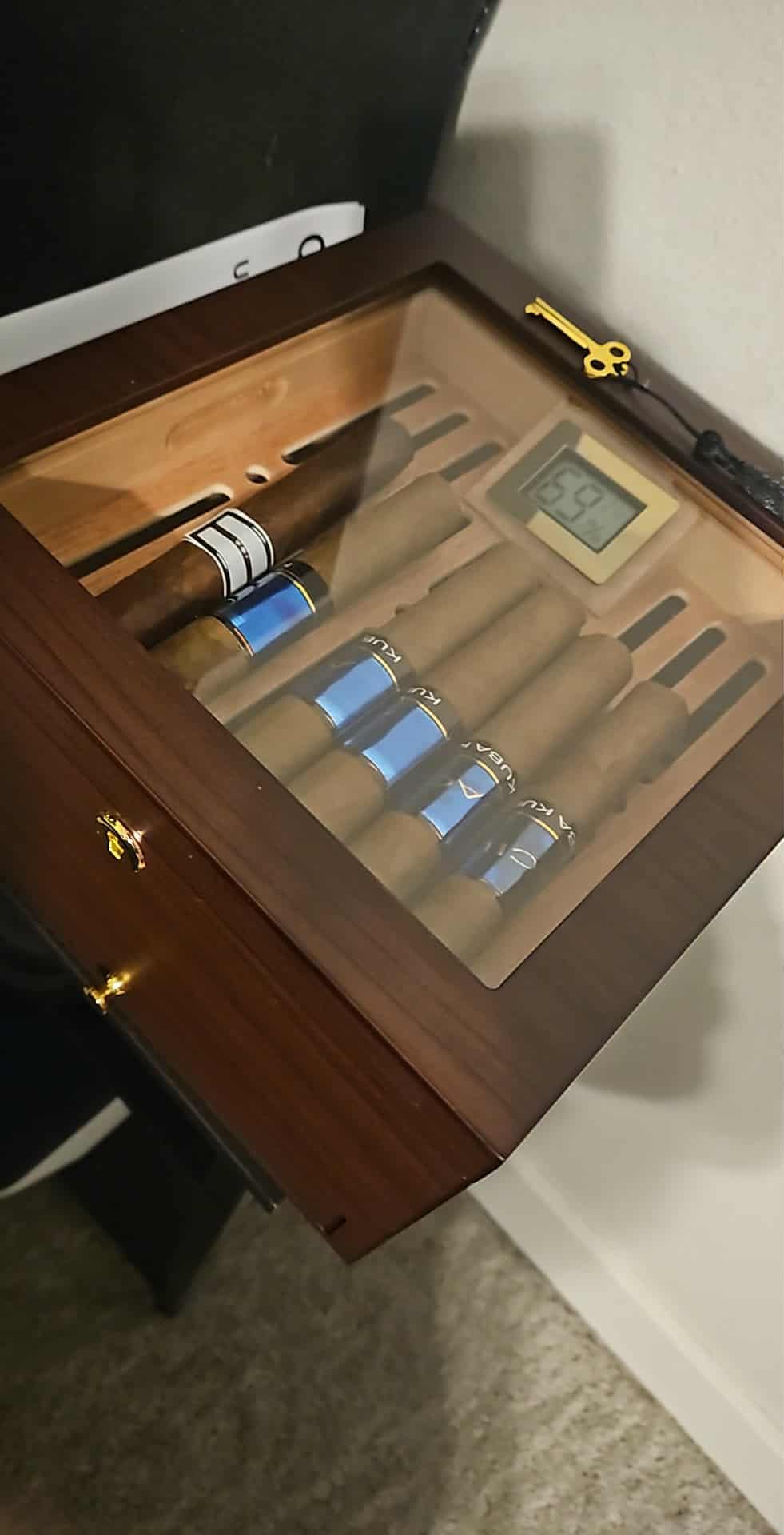 Flauno Cigar Humidor with Lock, Air Circulation System, up to 70 Cigars, Spanish Cedar Wood, Accurate Digital Hygrometer, Drawer, Humidifier, Divider, Handmade Glass Top Cigar Box for Cigar Lovers customer photo 2