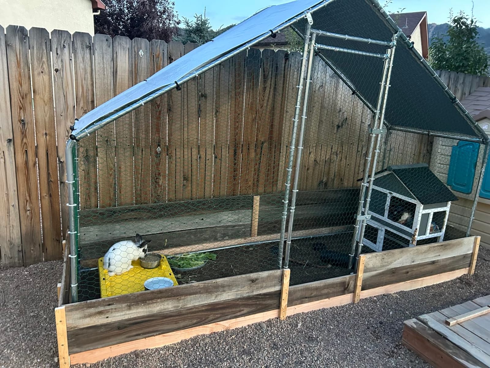 VEVOR Large Metal Chicken Coop, 9.8x13.1x6.5 ft Large Walk in Chicken Runs for Yard with Cover, Hen House Enclosure with Security Lock, Outdoor Duck Rabbit Cage Poultry Pen for Backyard, Farm, Yard customer photo 1