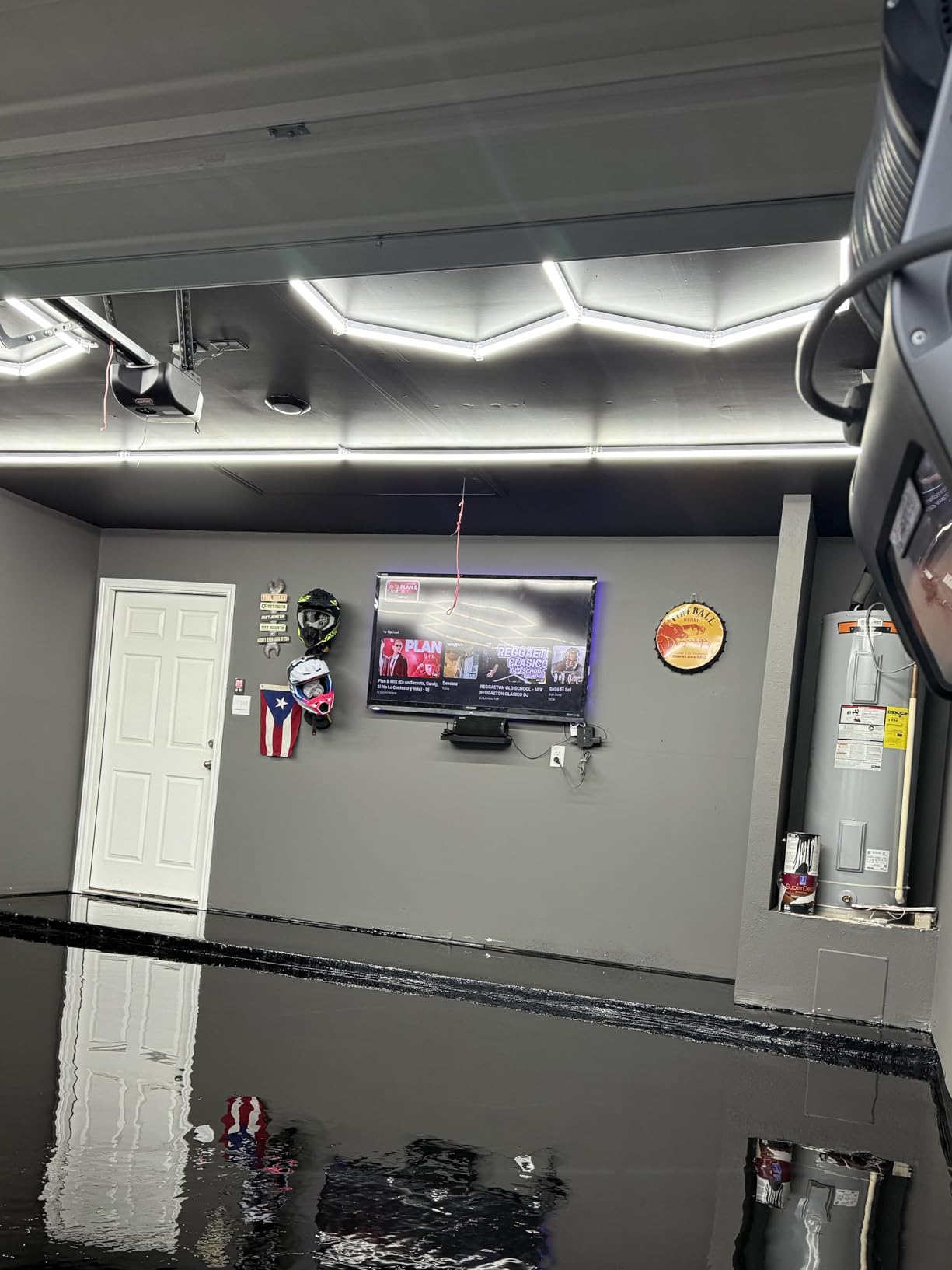 Self Leveling Epoxy Resin Kit - ANE Garage Floor Epoxy Kit Spreads Seamlessly. Durable, Industrial Grade Clear Epoxy Resin for Concrete Floors and Countertops - Black customer photo 2