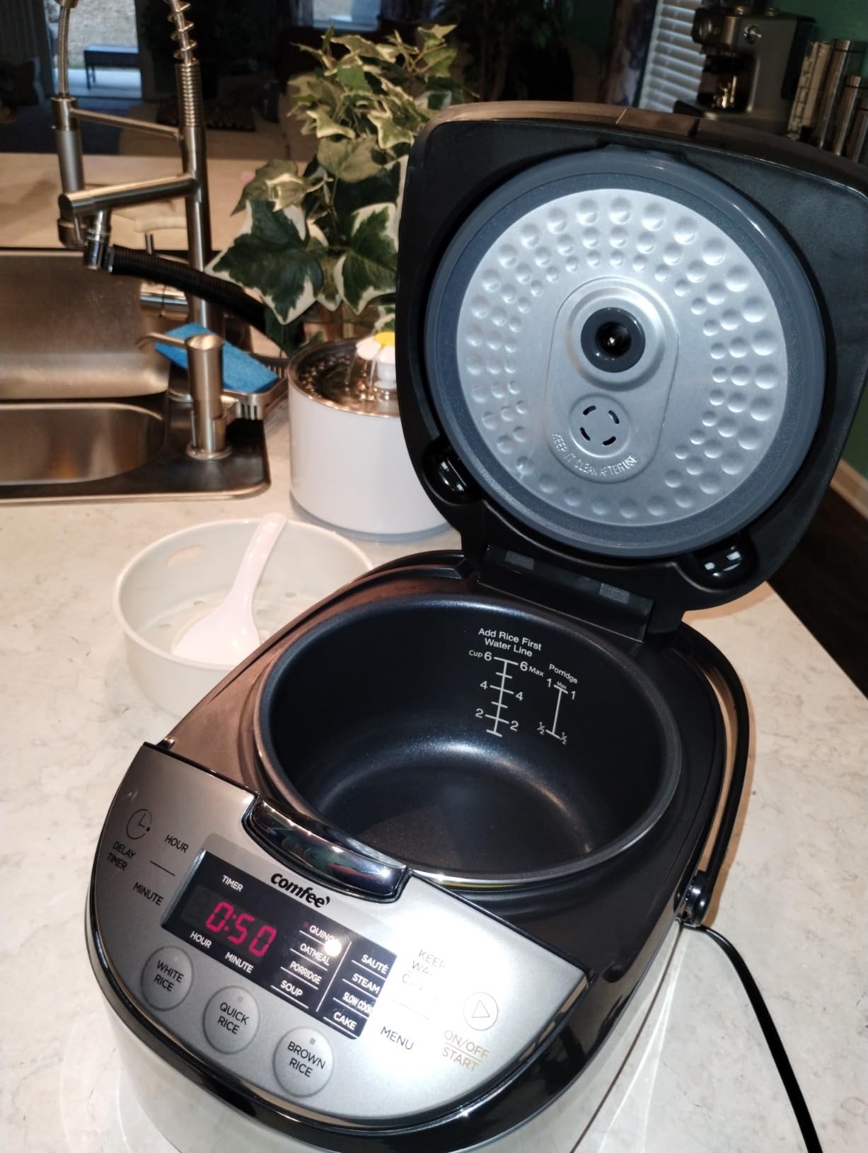 COMFEE' Rice Cooker with Fuzzy Logic, 11-Preset Modes, 6-Cups Uncooked / 12 Cups Cooked Steamer customer photo 1