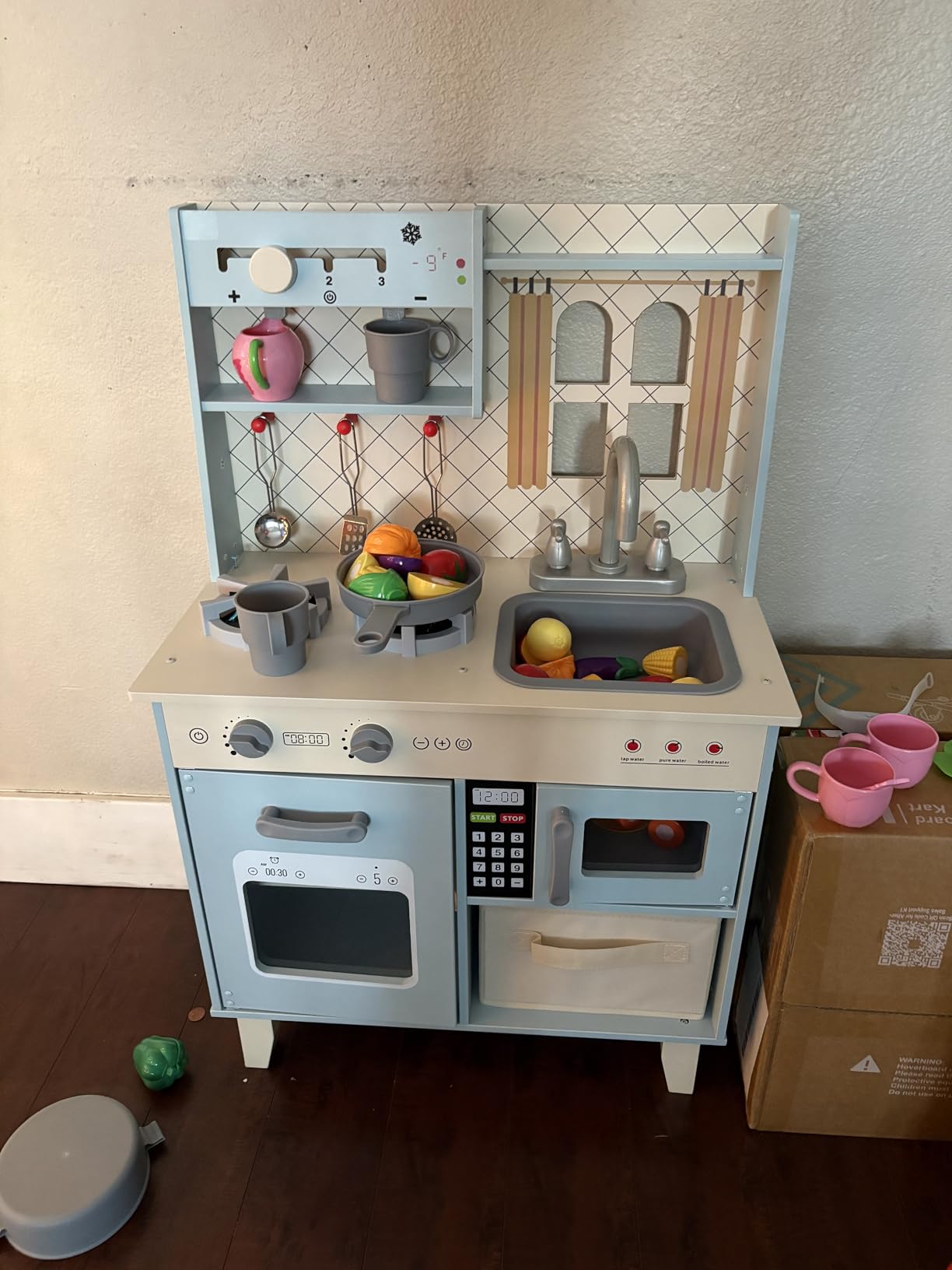 BIERUM Play Kitchen w/Realistic Lights, Sounds, Pretend Play Set for Kids, Interactive Wooden Kitchen with Coffee Maker & Microwave, 24 Pcs Toy Food & Cookware Accessories, Toddlers Gift for Ages 3+ customer photo 1