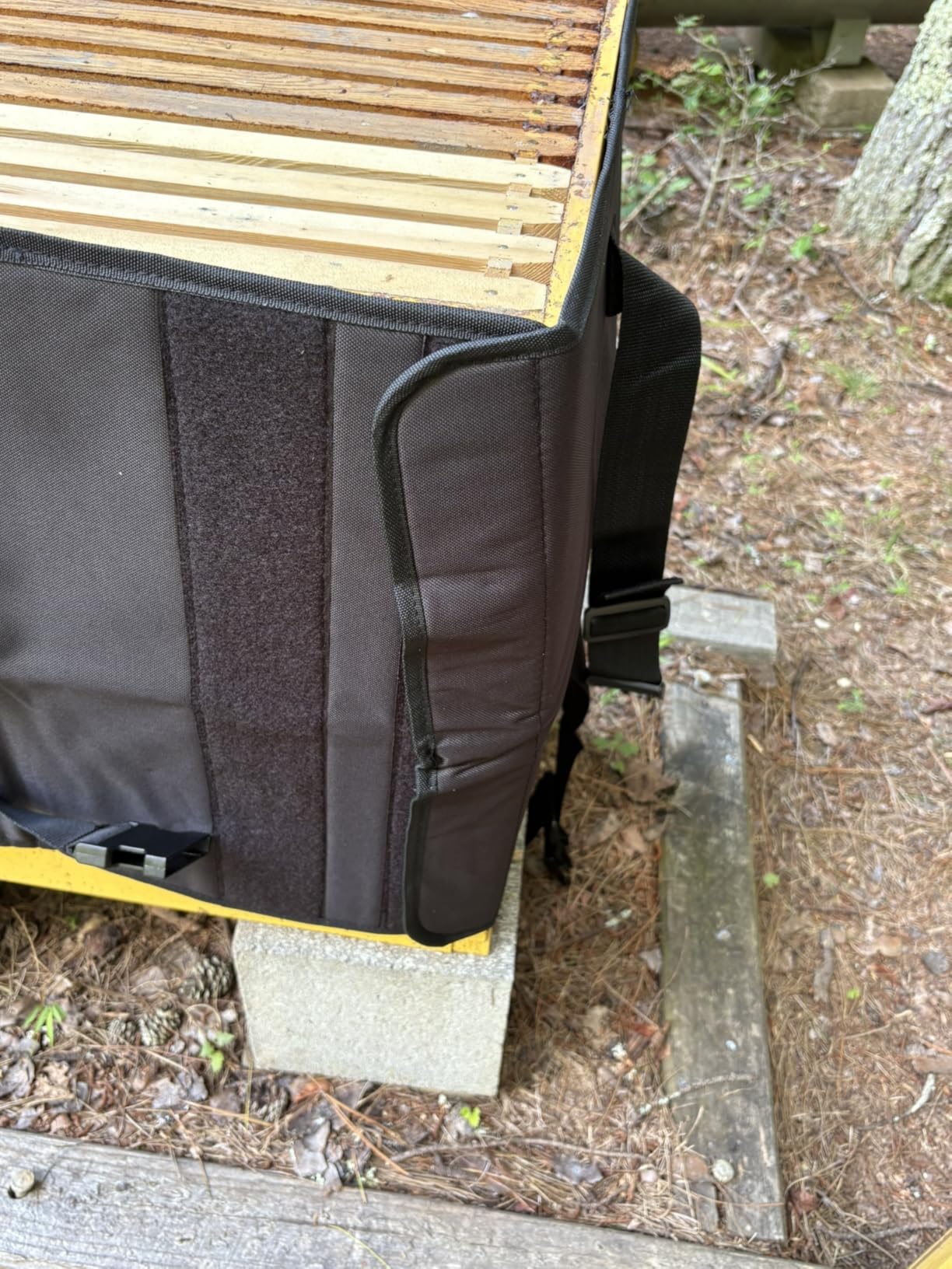 MayBee Winter Bee Hive Wrap for 10 and 8 Frame Beehives, 600D Oxford Cloth Adjustable Beehive Wrap for 2 Deep Hive Boxes, Windproof, Lightweight, Reusable, 76.8