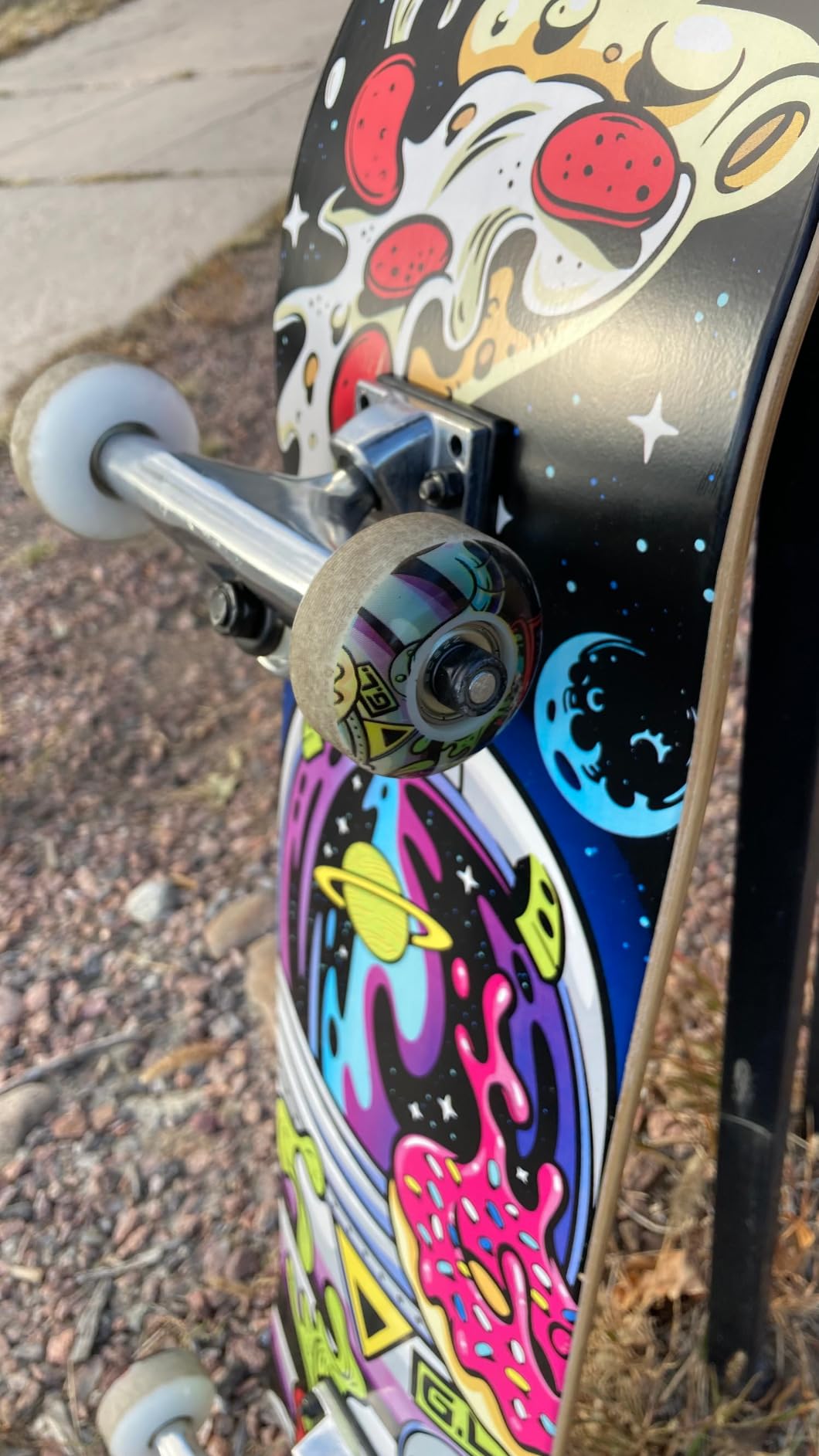 Roller Derby Deluxe Series Skateboard for Beginners, Kids, Teens and Adults customer photo 2