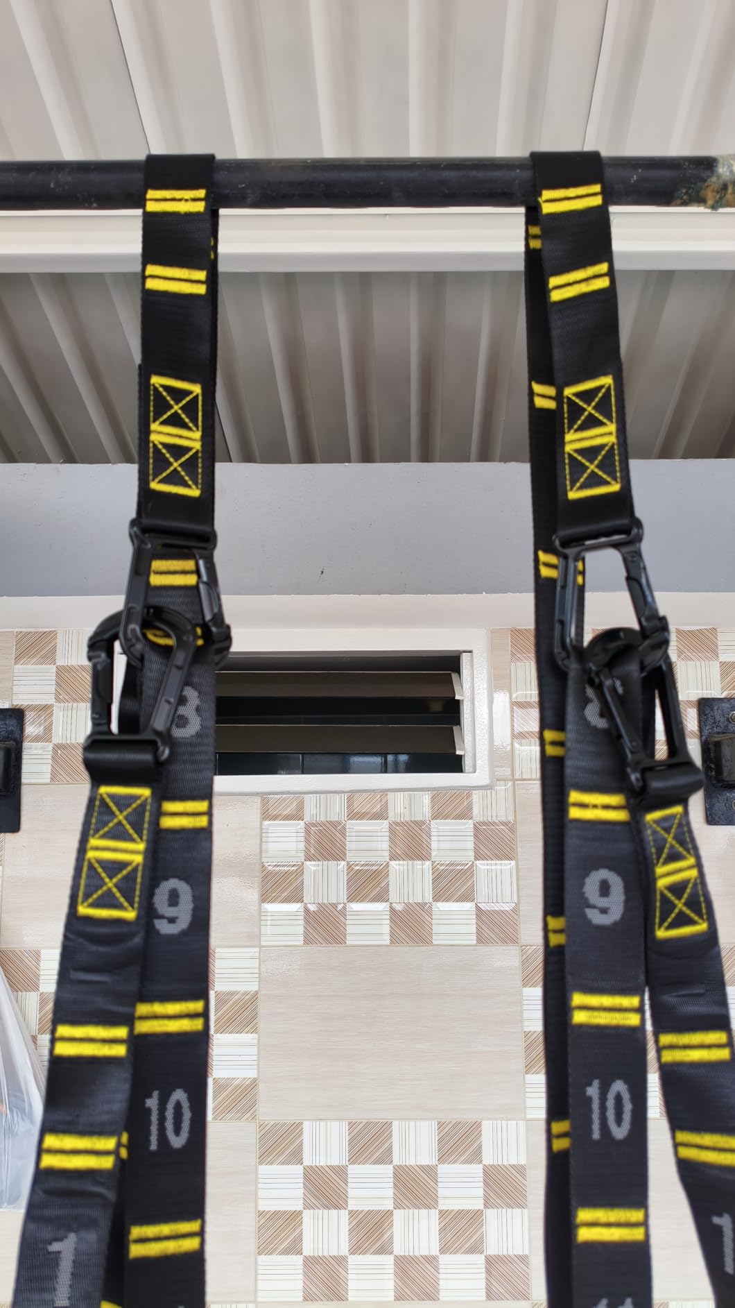 Gymnastics Rings 32mm Wooden Olympic Rings Support 1500lbs Locked Carabiners 9ft Double-Layer Numbered Straps Non-Slip Gym Rings with Foot Straps Door Anchor for Home Gym Full Body Workout customer photo 2