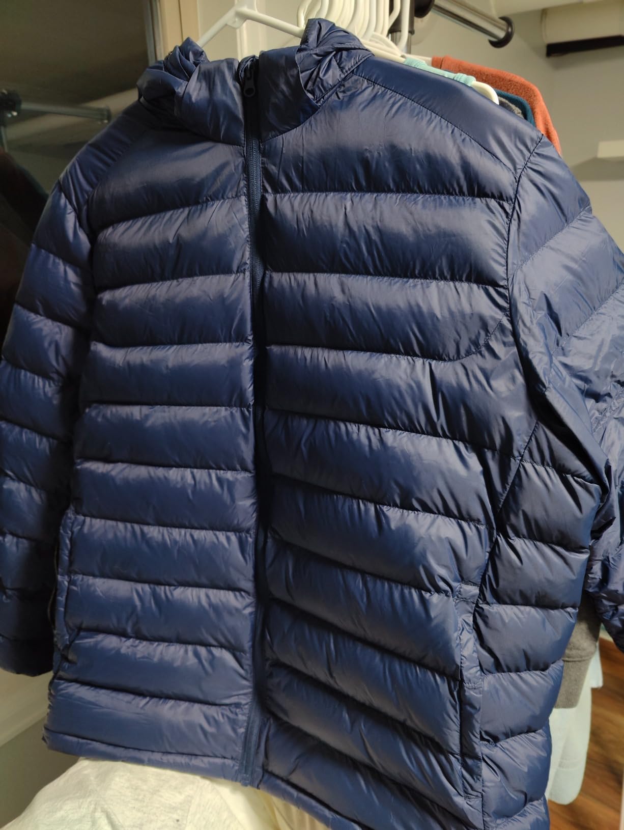 TBMPOY Men's Lightweight Puffer Jackets Detachable Hood Water-Resistant Casual Winter Coat Hooded Insulated for Travel Ski customer photo 1