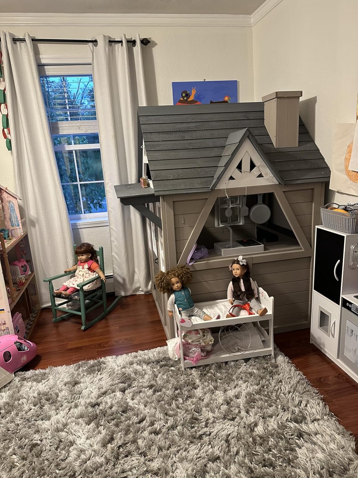 Seizeen Outdoor Kids Playhouse, All Fir Gray Modern Wooden Playhouse, Indoor Outdoor Cottage Play House w/Sink, Stove, Cookware, Flowerpot Holders, Working Doorbell, for Kids Ages 3-8 (Gray) customer photo 2