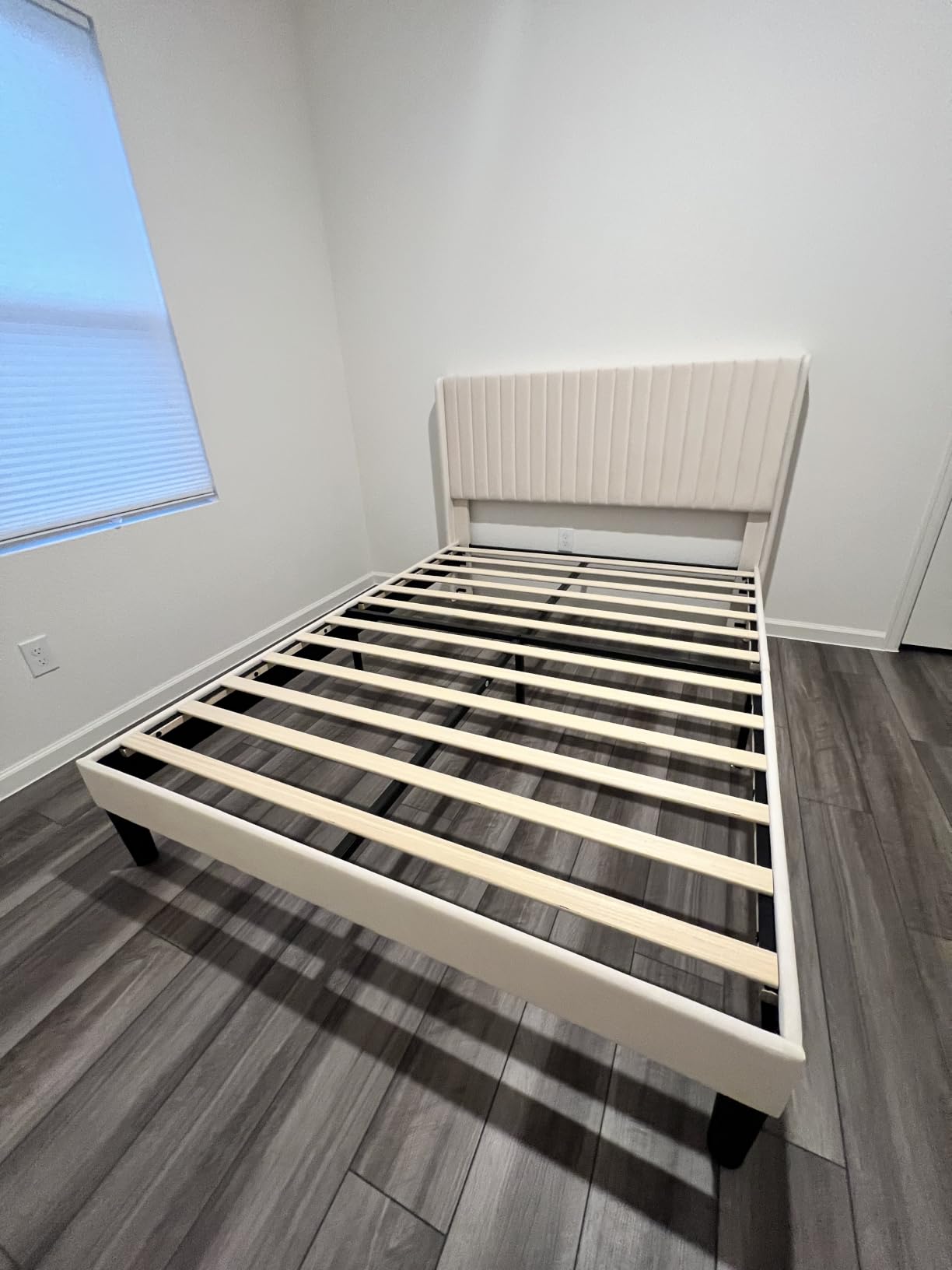 Allewie King Size Velvet Bed Frame, Vertical Channel Tufted Wingback Headboard, Upholstered Platform Bed, No Box Spring Needed, Strong Wooden Slats, Easy Assembly, Grey customer photo 1