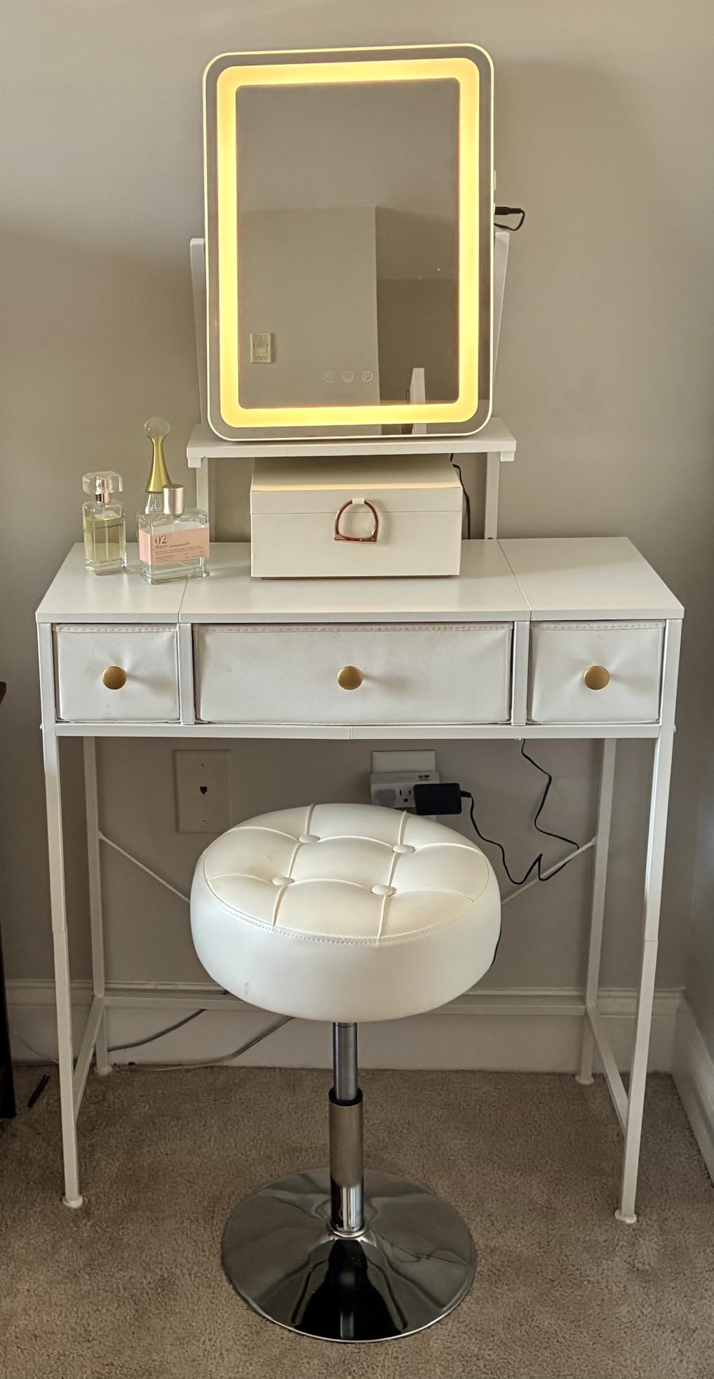 HIGDBFE Small Makeup Vanity Desk 27.5''W with Mirror and Lights customer photo 1