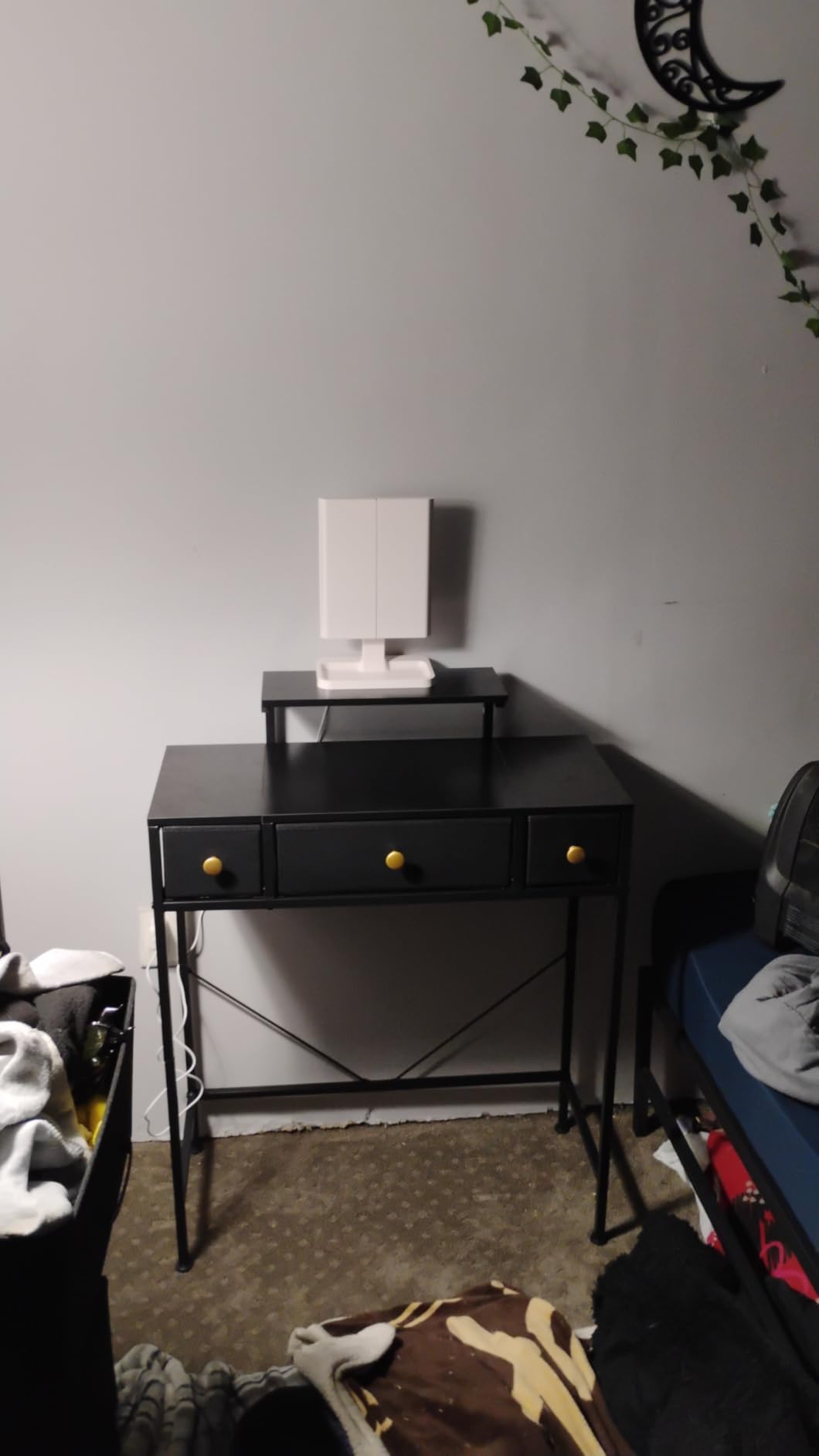HIGDBFE Small Makeup Vanity Desk 27.5''W with Mirror and Lights customer photo 2