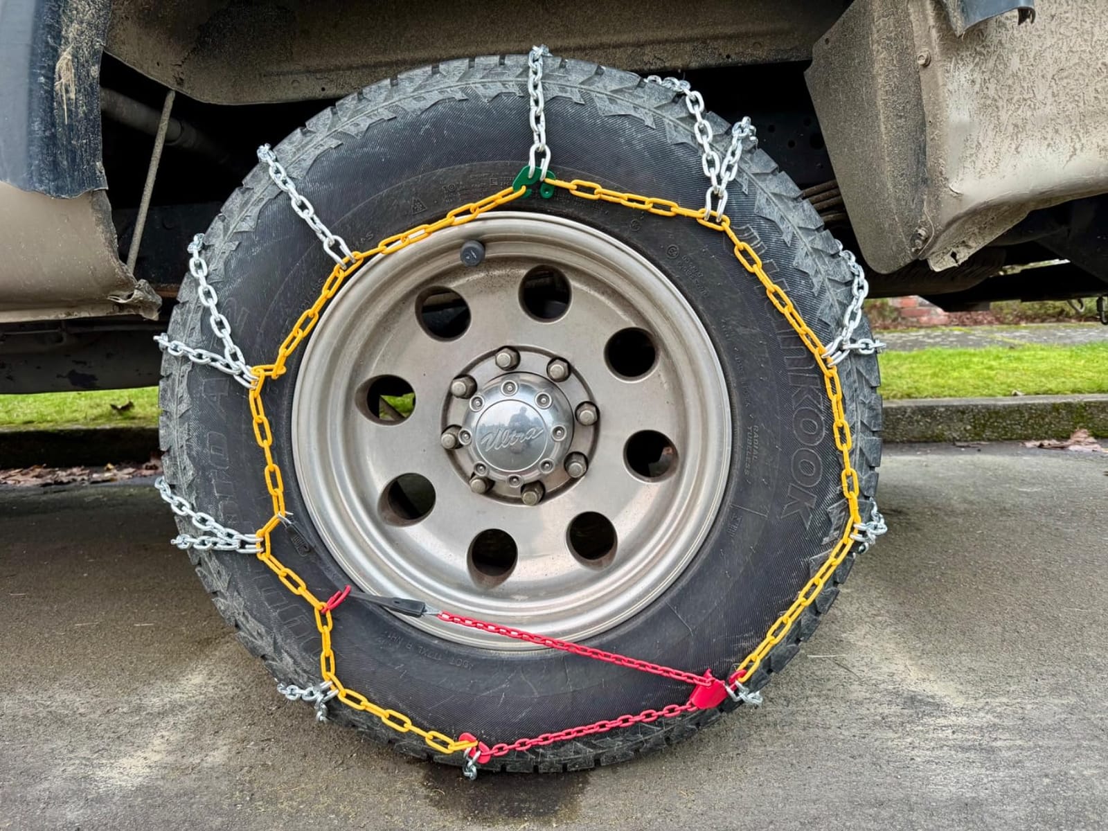 COCO BIRD Snow Chains, Thickened and Wear-Resistant High Carbon Steel Anti Slip Tire Chain for Light Truck, Pickups, and SUVs, Set of 2 (4WD-110) customer photo 2