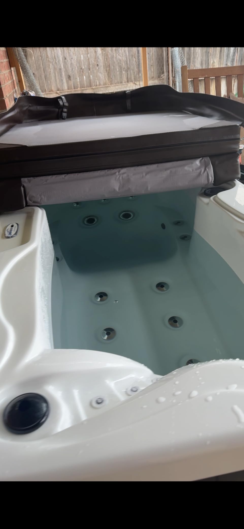 Hudson Bay HBSL 1-Person Hot Tub with 19 Therapy Jets and Digital Controls - White Acrylic Interior and Mocha Exterior Cabinet - Ideal for Indoor/Outdoor - Small and Portable Spa customer photo 1