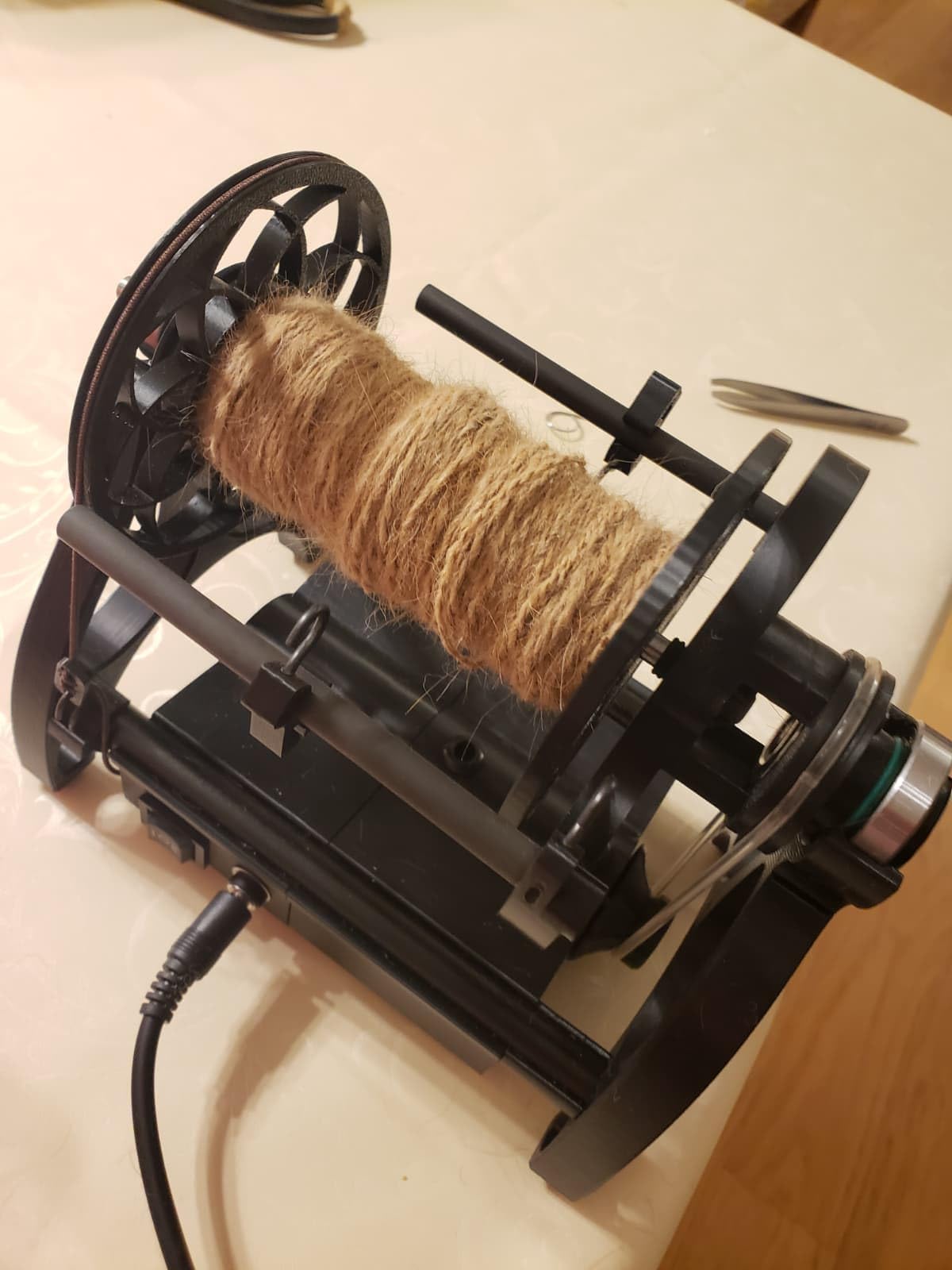 Electric Yarn Spinner Kit with Foot Controller & 3 Bobbins, Small Yarn Winder with Forward & Reverse customer photo 1