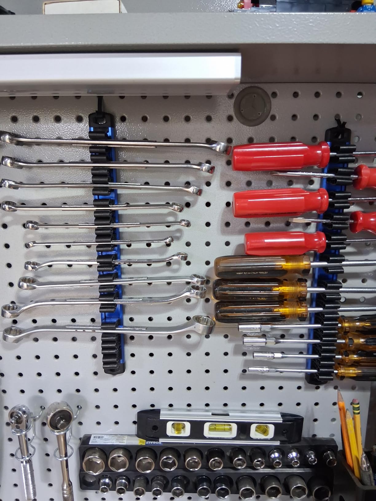 WORKPRO Magnetic Screwdriver Organizer and Wrench Organizer, Aluminum Rail Magnetic Tool Organizer, Tool Holder, Toolbox Organization, 36-Slot Screwdriver and Wrench Holder (Tools not Included) customer photo 1