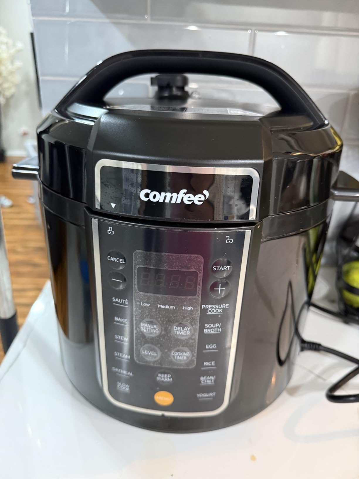 COMFEE' 16-in-1 Electric Pressure Cooker with Non-Stick Pot for Yogurt, Rice, Slow Cooking, Steaming, and More, 8 Quarts customer photo 2