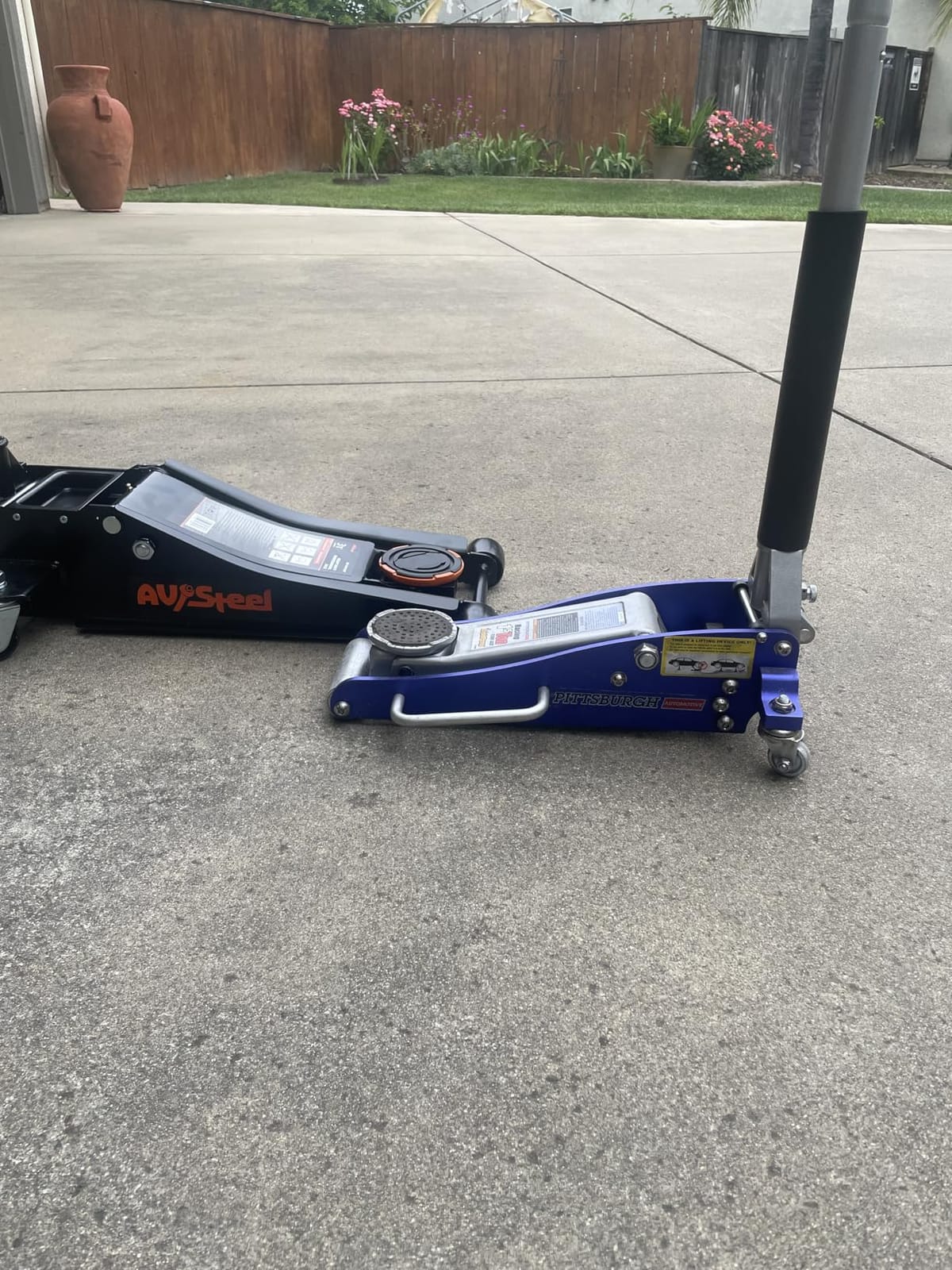 AV Steel Low Profile Floor Jack 3 Ton (6600 lbs), Heavy Duty Hydraulic Jack for Car with Dual Pistons Quick Lift Pump, Lifting Range 3-1/8'' to 19-7/8'' customer photo 2