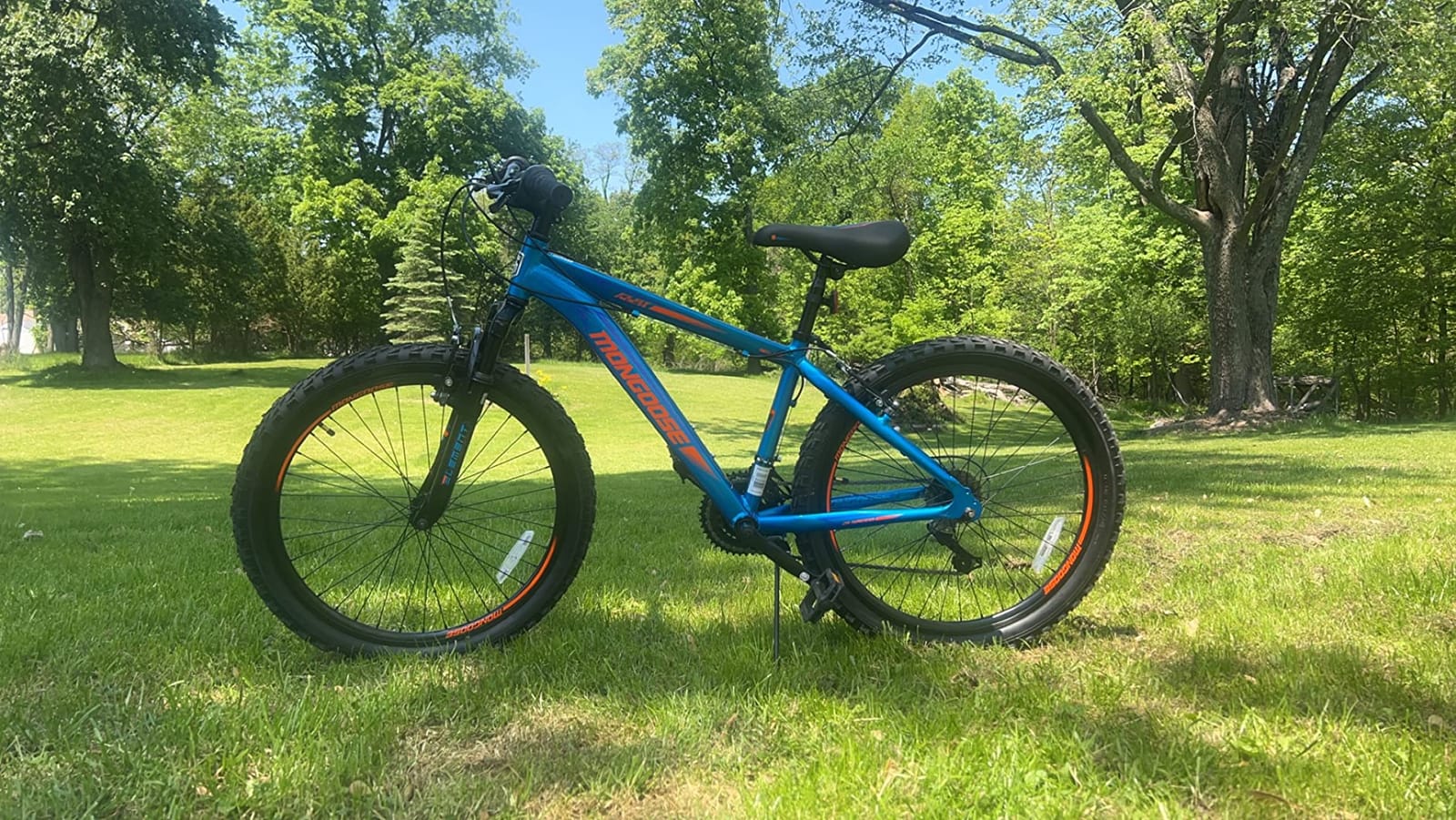 Mongoose Flatrock Mountain Bike, 21 Speed, Aluminum Frame, Dual Disc Brakes customer photo 2
