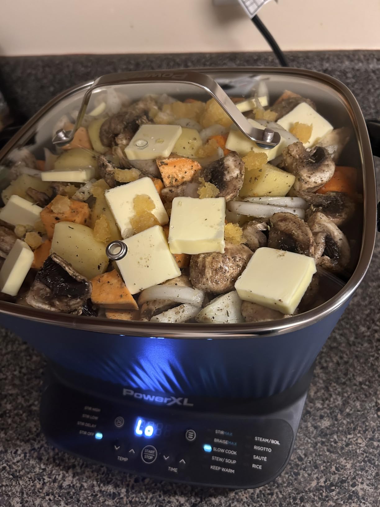 STIRMAX Midnight Blue 7.5QT Digital Multi-Cooker | 9-in-1 multicooker with automatic stirring, ceramic pot and family-size 7.5QT capacity customer photo 1