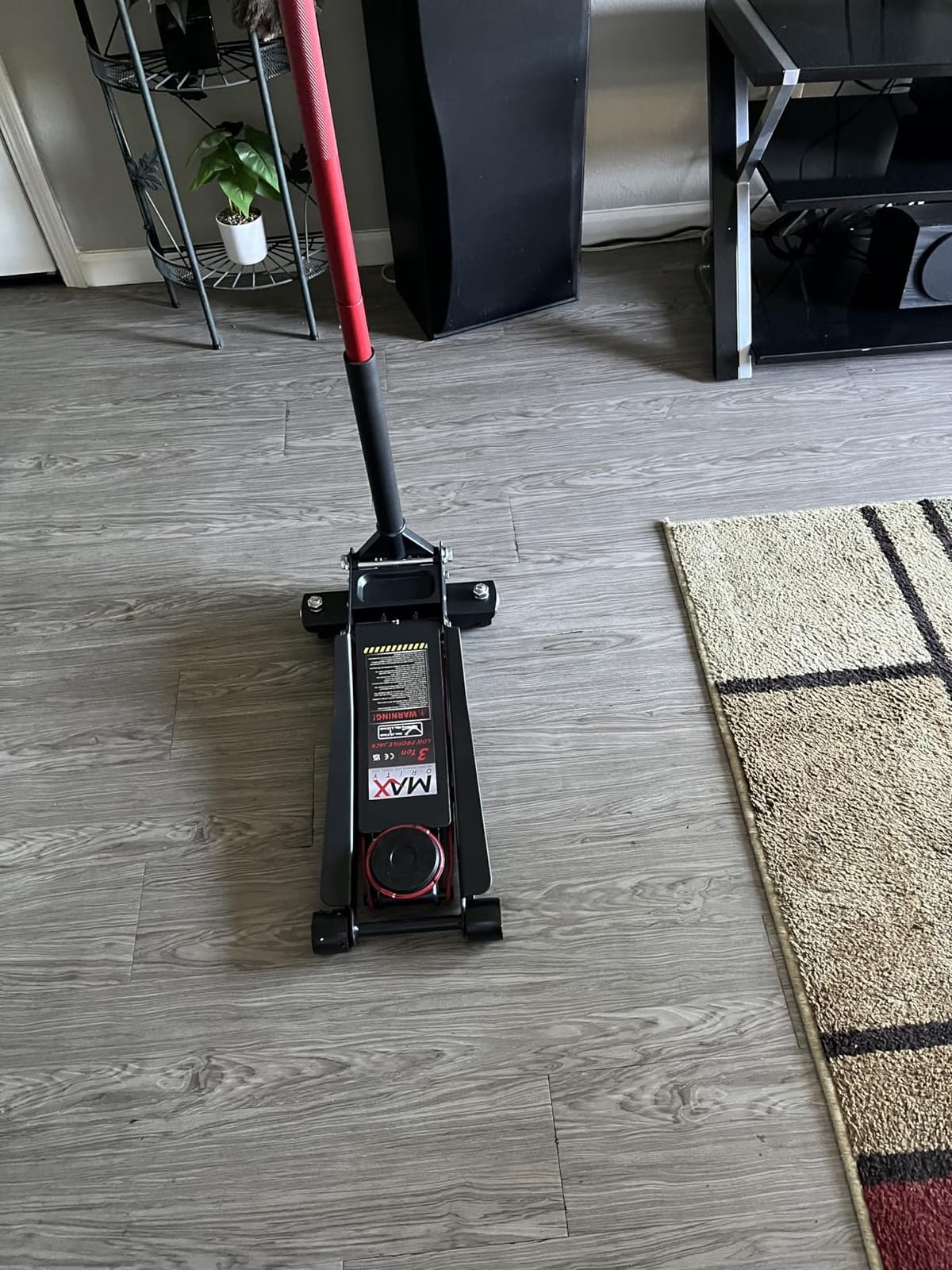 Maxority 3-Ton (6600lbs) Low Profile Hydraulic Heavy-Duty Steel Floor Jack with Dual Pistons Quick Lift Pump customer photo 1