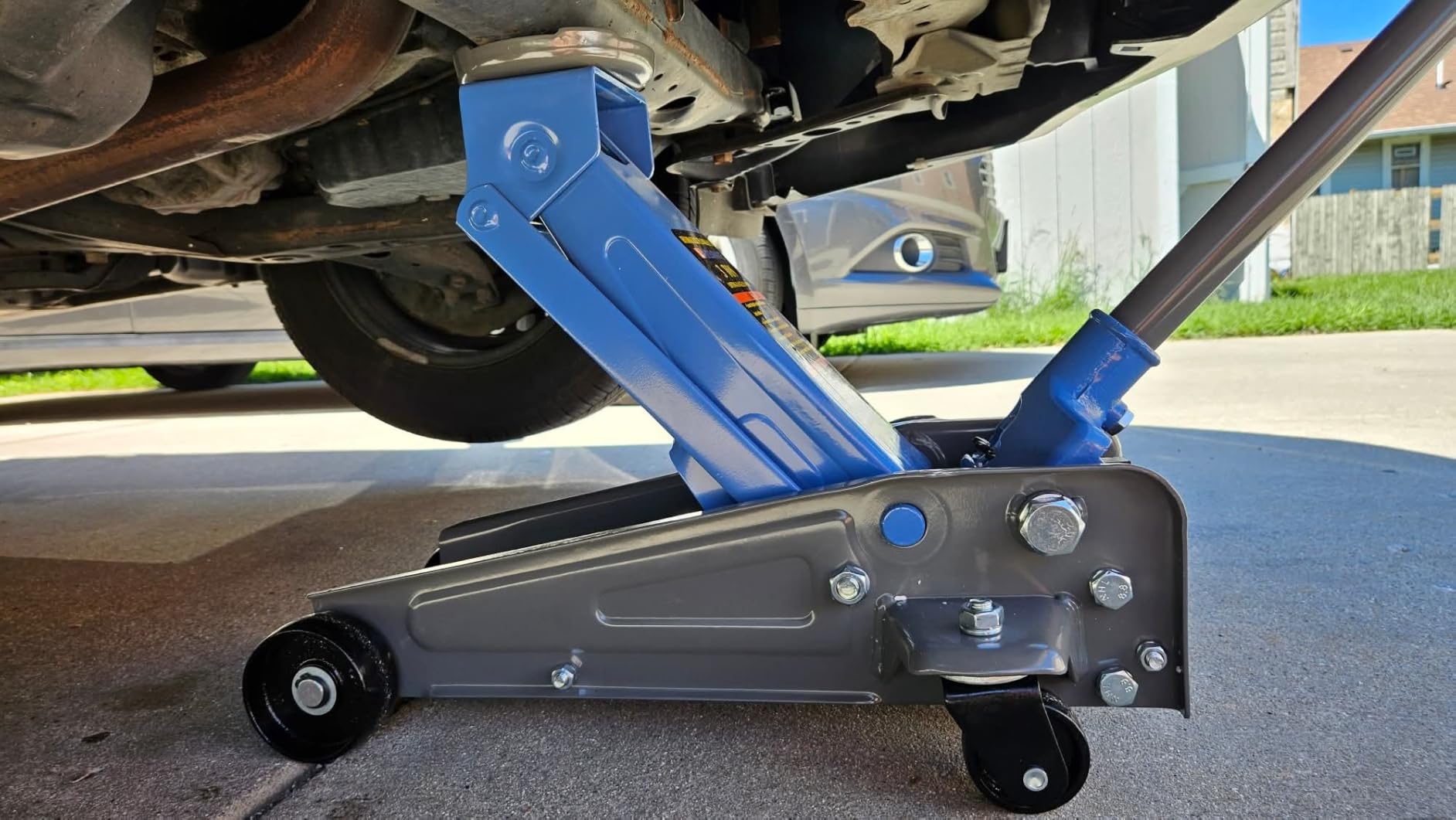3 Ton Low-Profile Hydraulic Floor Jack with Dual Pump System for Fast Lifting customer photo 2