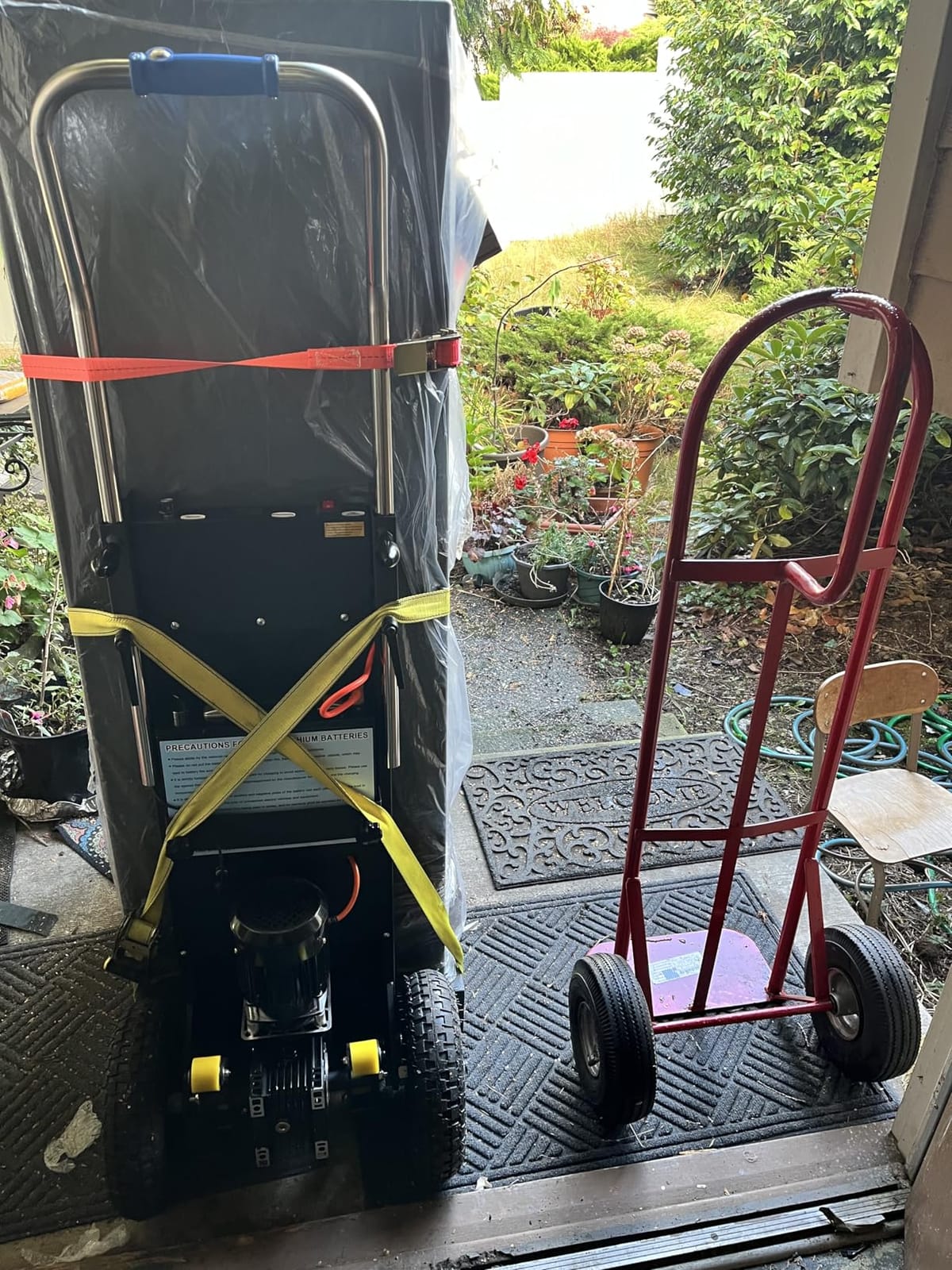 Electric Stair Climbing Dolly, Heavy Duty Cart 880lbs Capacity 1200W Motorized Hand Truck with Foldable Design for Moving Furniture Fridge Appliance(Black) customer photo 2