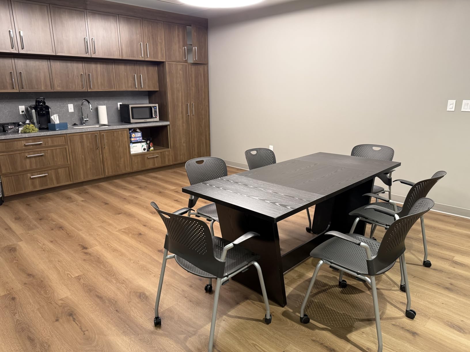 Tribesigns 6 FT Conference Room Table, 71 Large Executive Seminar Desk for 6-8 People, Rectangular Meeting Table for Office, Heavy-Duty Business Boardroom Table with Wooden Pedestal Base, Dark Brown customer photo 2