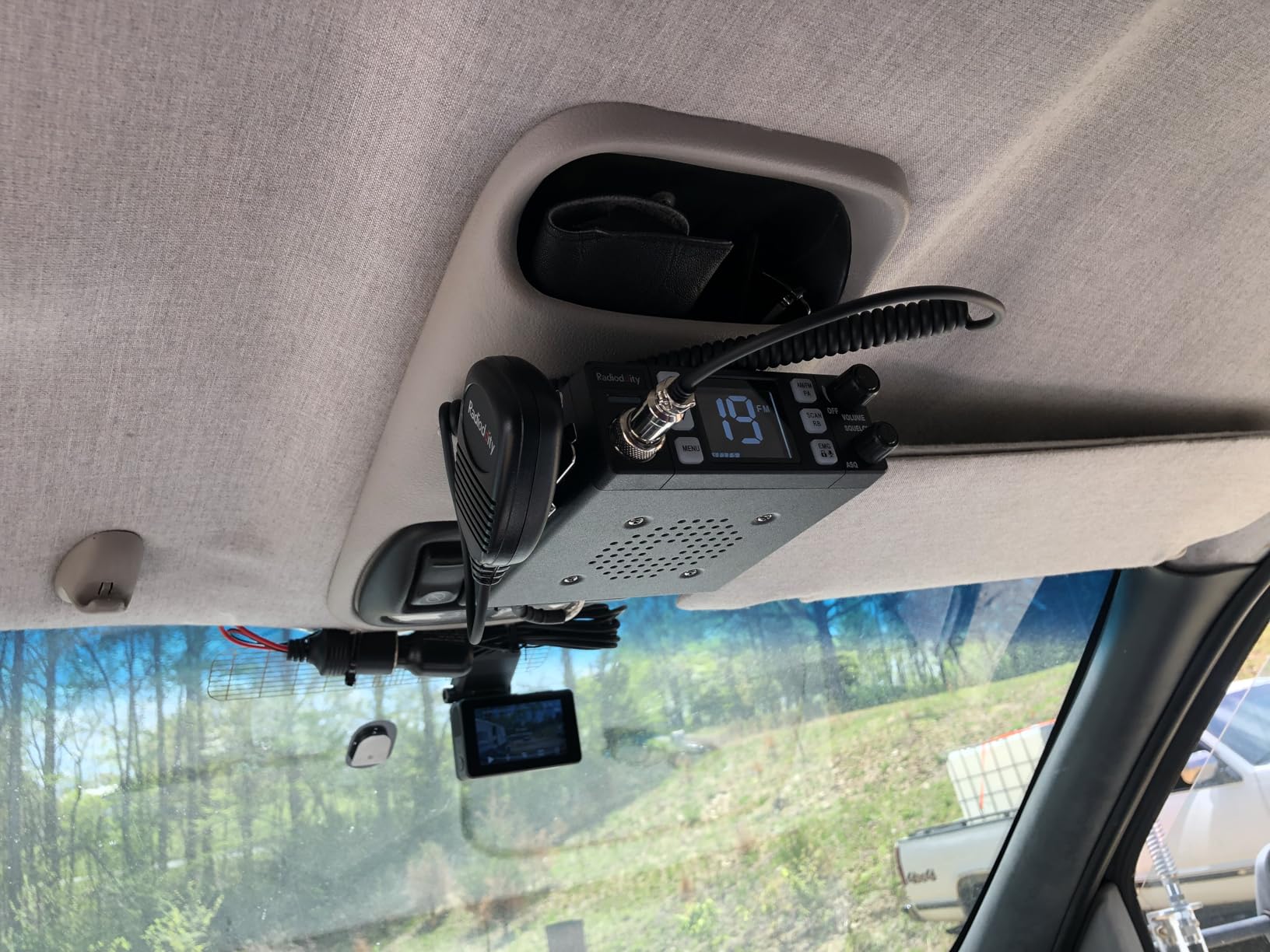 Radioddity CB-606 CB Radio AM/FM/PA, 40 Channels, 4W, 40 Channel, VOX, Compact Mobile Transceiver 2.2