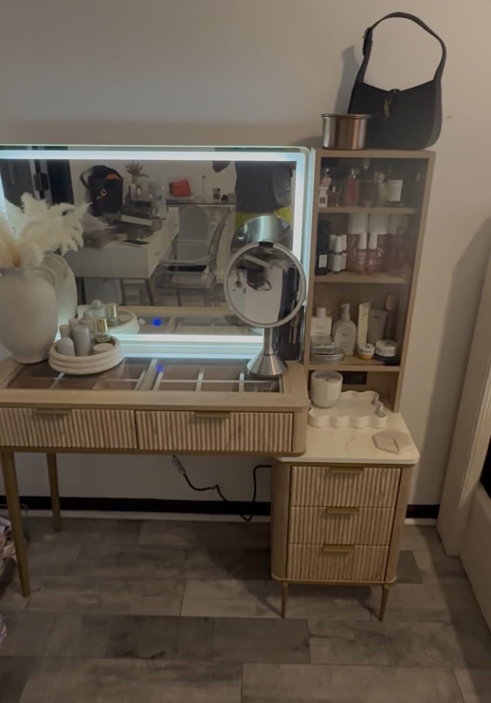T4TREAM Fluted Makeup Vanity Desk with 36