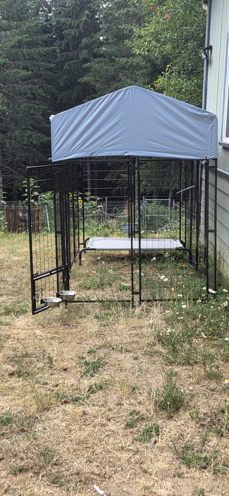 8x4x6 FT Outdoor Dog Kennels for Large Dogs, Heavy Duty Welded Wire Steel Outside Dog Kennel with Roof, Dog Pens with 2 Rotating Dog Bowls, Dog Playpen Fence with Secure Lock for Backyard customer photo 2