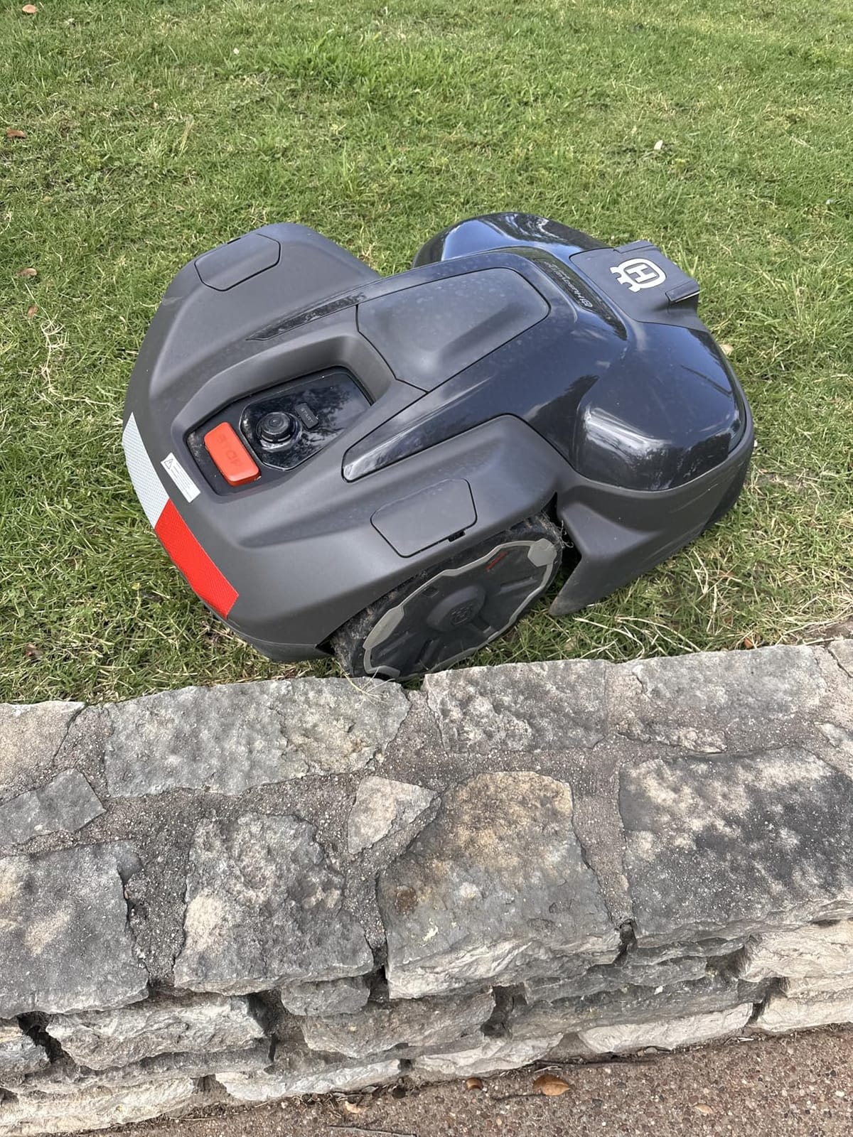 Husqvarna Automower 440iQ Robotic Mower, 2 Acre Mowing Capacity, Wire Free Robot Lawn Mower with Charging Station, RS1 EPOS Reference Station and Replacement Blades customer photo 1