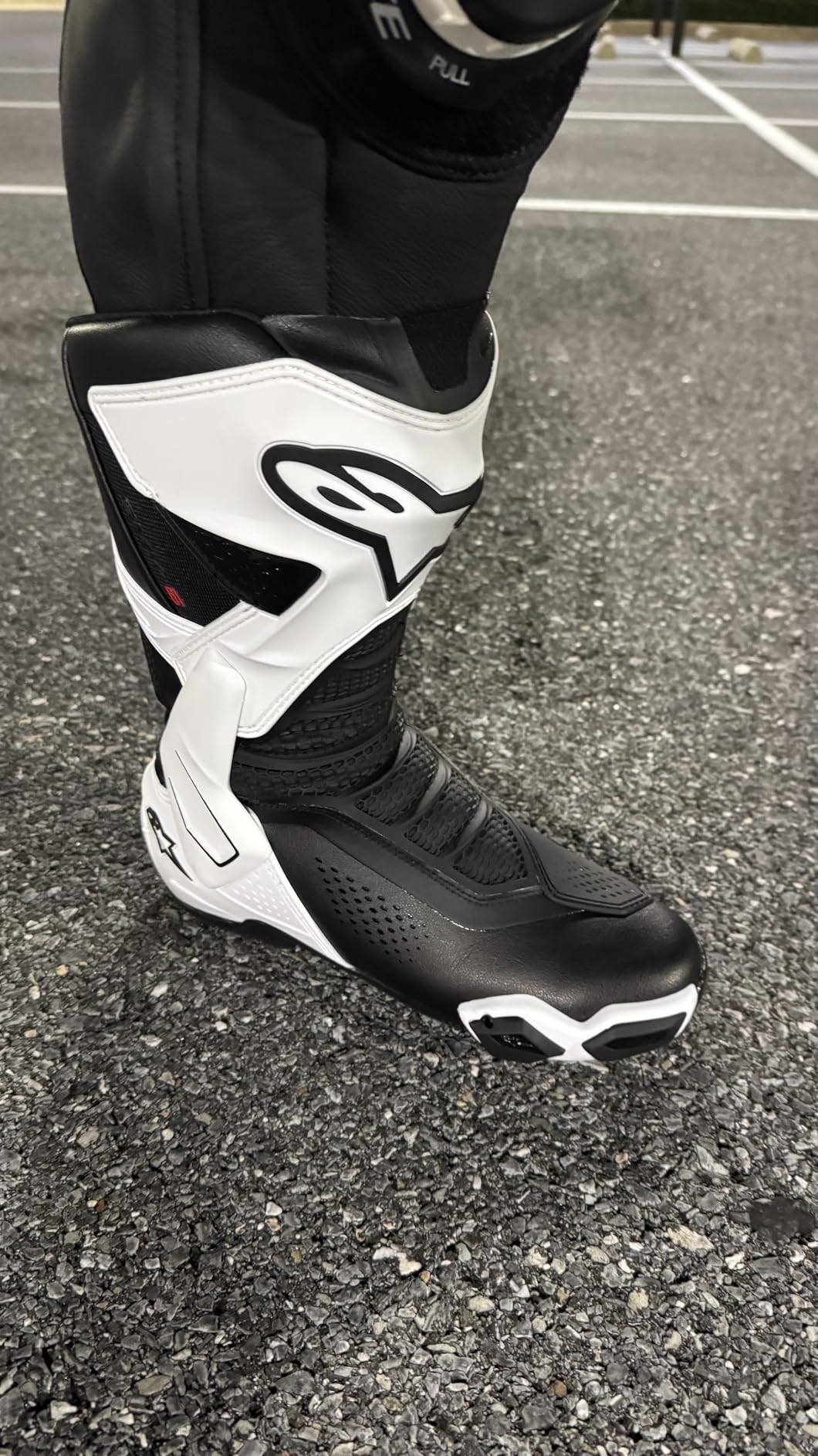 Alpinestars SMX-6 v3 Vented Motorcycle Boots, Advanced Ventilation, Superior Grip, Durable Design, High-Performance Comfort customer photo 1