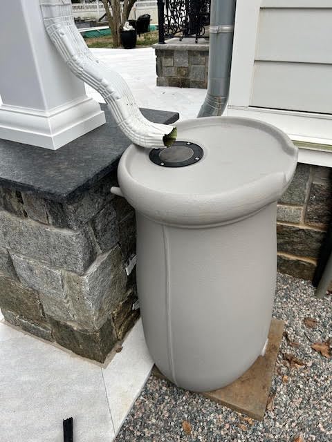 Step2 Fernway Rain Barrel, Outdoor Water Conservation Container, Holds 50 Gallons, Gray customer photo 1