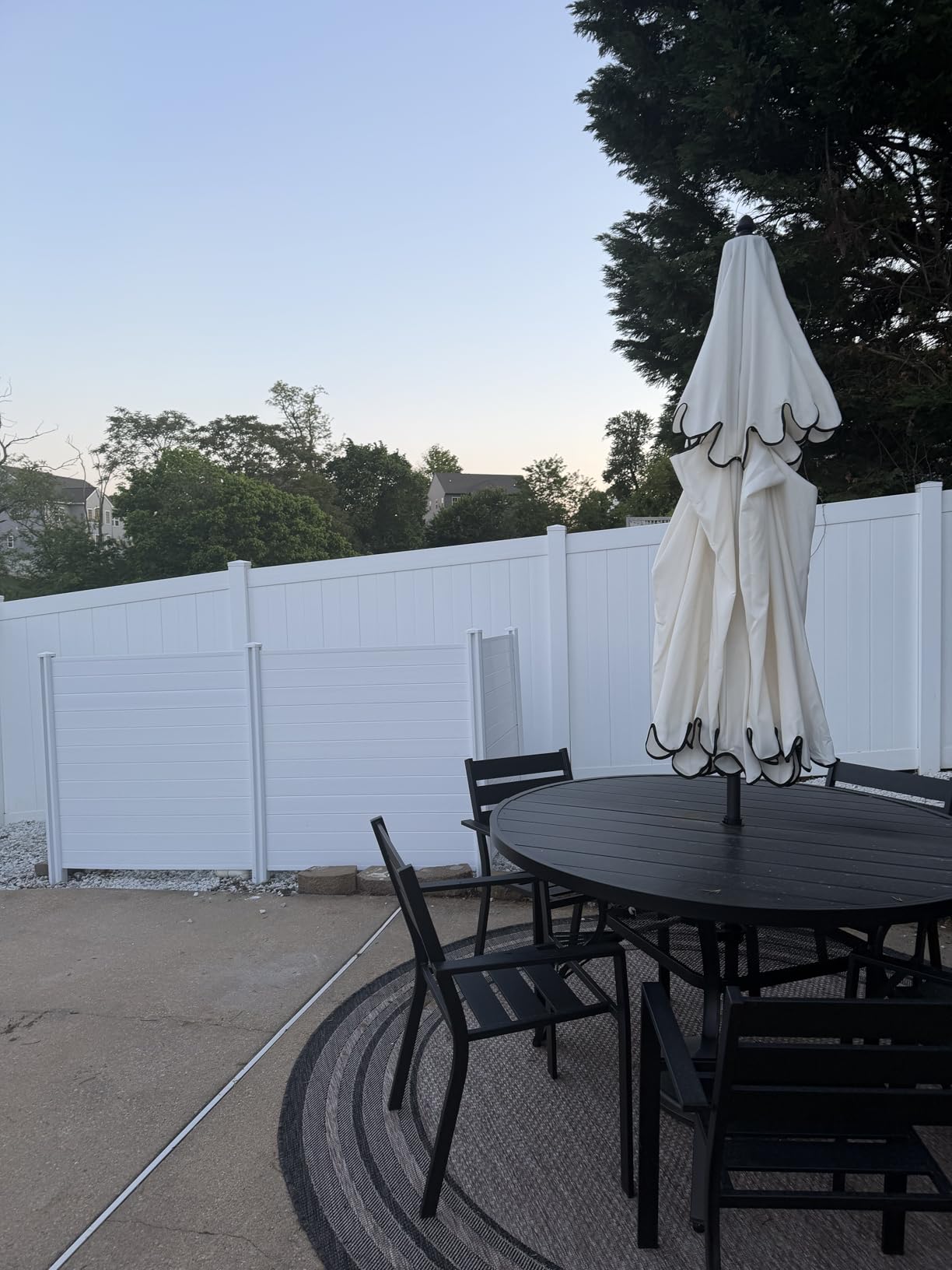 VEVOR Outdoor Privacy Screen 50in W x 50in H 3-Panel Air Conditioner Fence | For Trash Can and A/C Units, 27.6 in Ground Stakes, Pool Equipment Enclosure, Horizontal PVC Privacy Fence, White customer photo 1