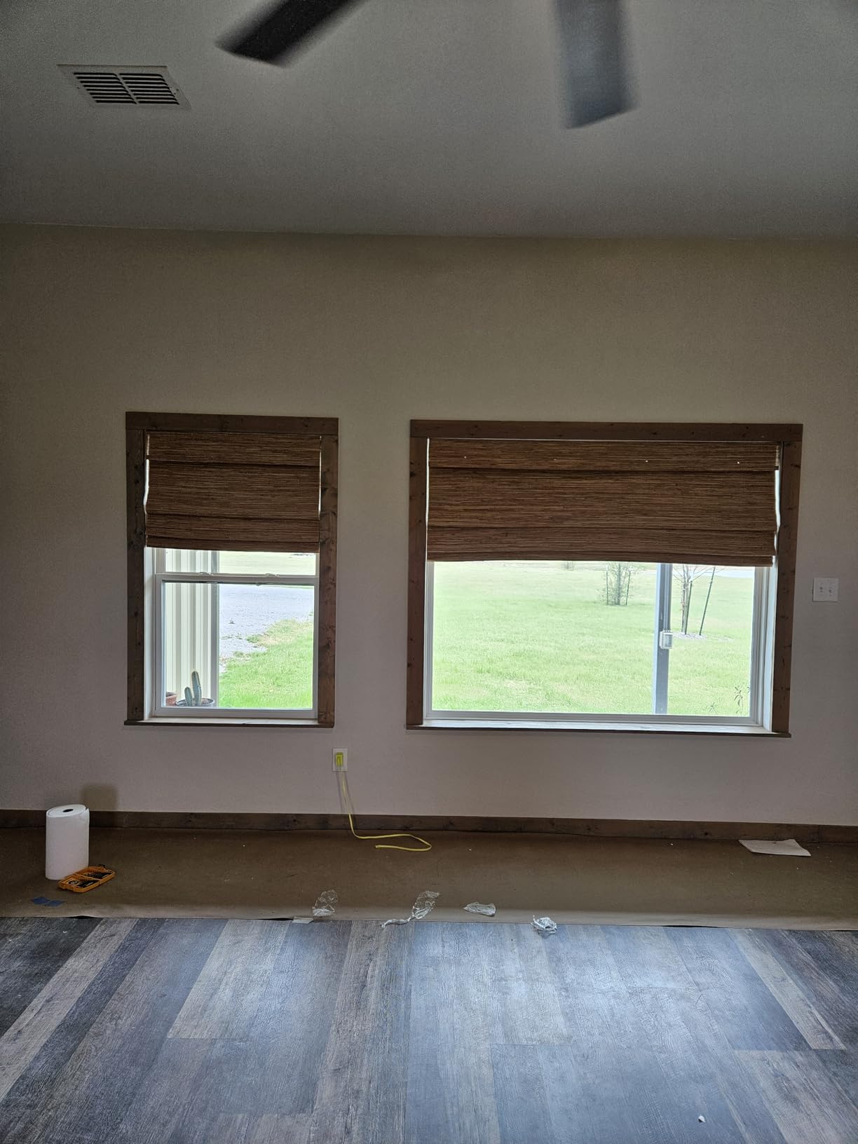DEJAVU No Drill Cordless Blackout Roman Shades, Linen Textured Privacy Roman Blinds for Indoor Windows, Custom Inside Mount Easy Install for Bedroom Living Room Kitchen Bathroom, White Linen customer photo 2