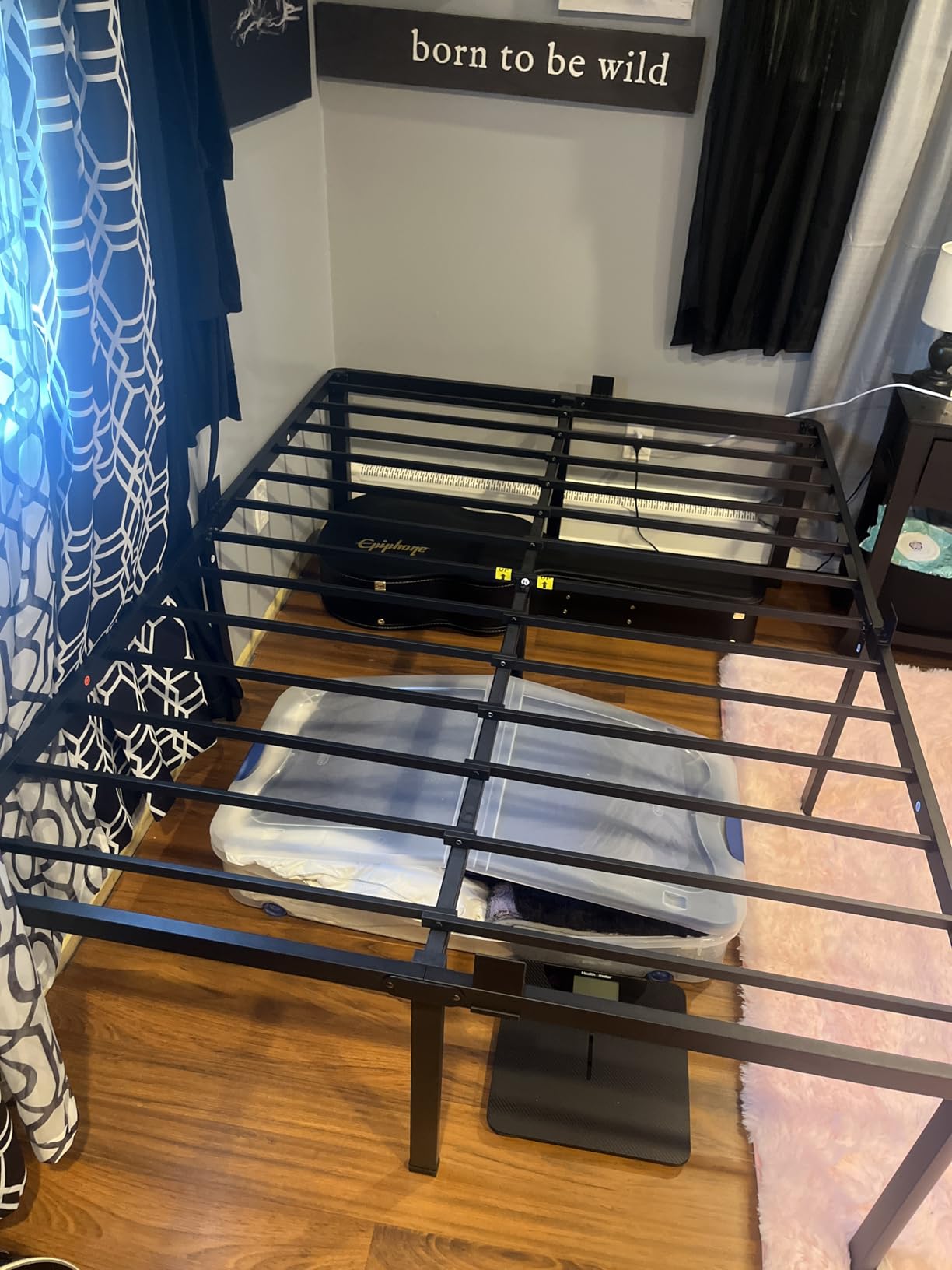 VIPSHOW 14 Inch Queen Heavy Duty 3500 lbs Bed Frame with Round-Corner Legs & Anti-Squeak Design - Quick Assembly Metal Platform, No Box Spring Needed customer photo 1