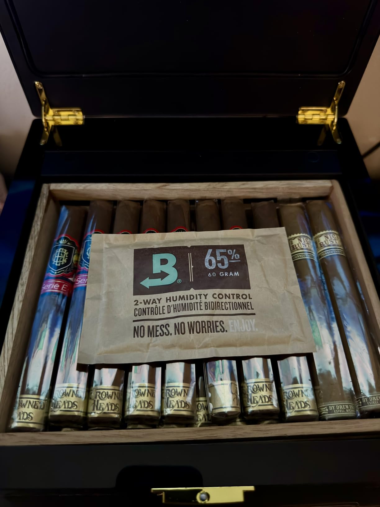 KingChii Electric Temperature Control Cigar Humidor Box (64°F-74°F), Bulid-in Fan for 360° Air Circulation, With Spanish Cedar Wood & Thermometer, Type C & Plug Cable, Gifts for Men (20-30 Cigars) customer photo 1