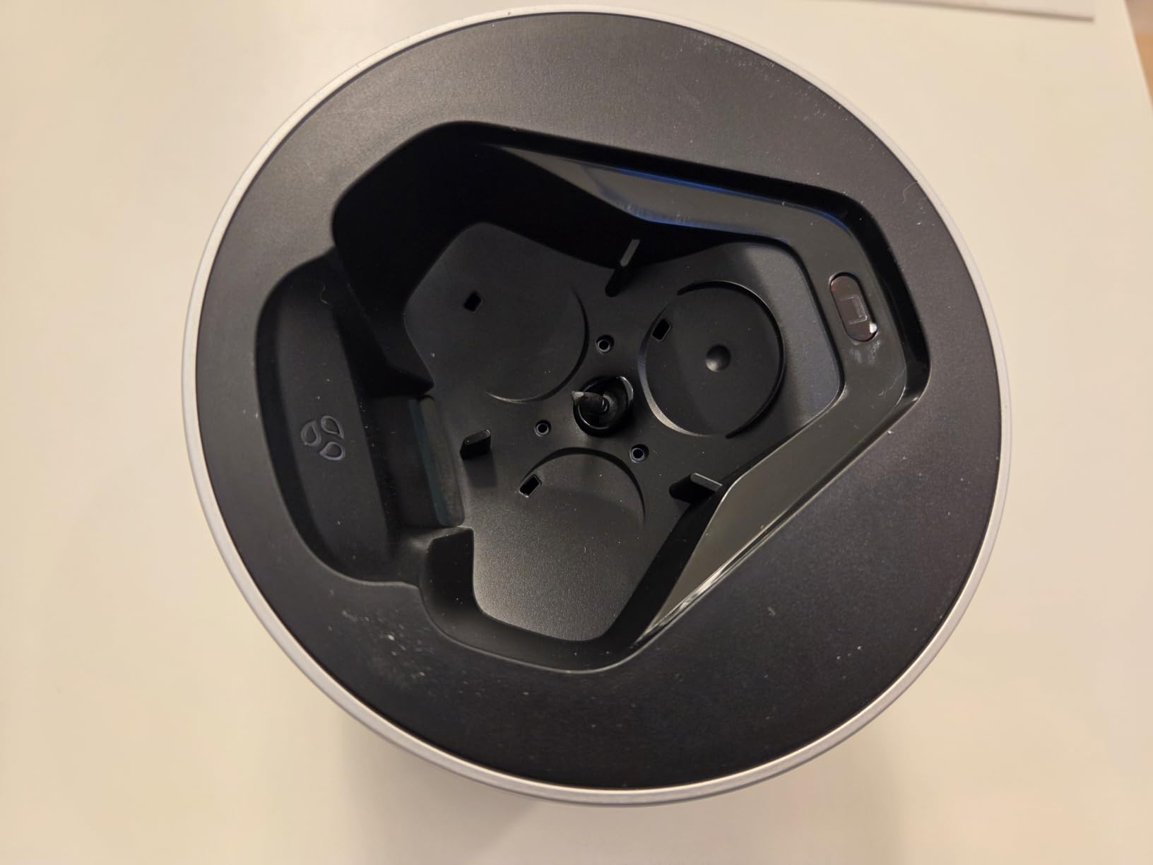 Philips Norelco i9000 Prestige Ultra Electric Shaver, Adriatic | 360° Rotating NanoTech Precision Blades, SenseIQ Pro, 5 Shave Modes, Pressure & Motion Sensor, UV Cleaning Case, XP9400/89 customer photo 1