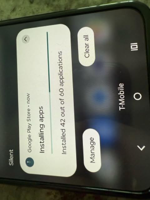 Motorola Razr Ultra 2025 Unlocked, 16/512GB, 50MP Camera, Pantone Mountain Trail customer photo 2