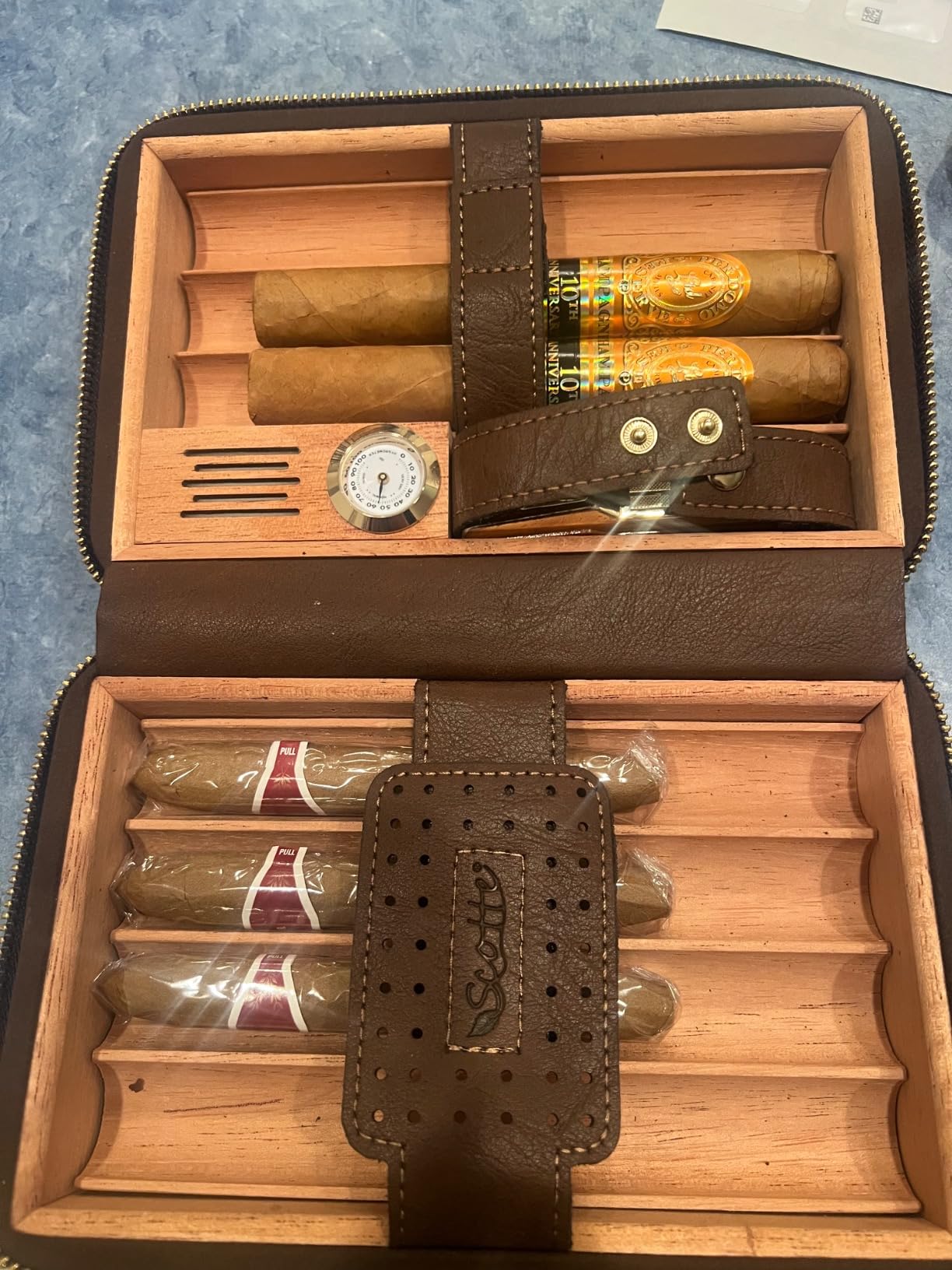 Scotte Cigar Humidor Box, Cigar Lighter Cedar Wood Lined Leather Cigar Case Built in Hygrometer & Humidifier, Torch Lighter with Cigar Holder Cigar Punch Portable Travel Cigar Humidor (Smooth Brown) customer photo 1