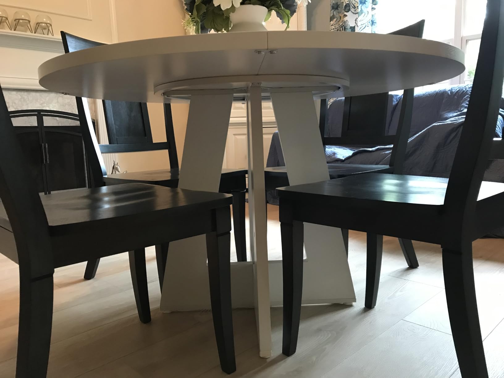 LITTLE TREE Round Dining Table for 4-6 People, 47 Inches Dining Room Table with Wooden Pedestal Base, Circle Kitchen Tables for Dining Room, Kitchen, Living Room, Oak customer photo 2